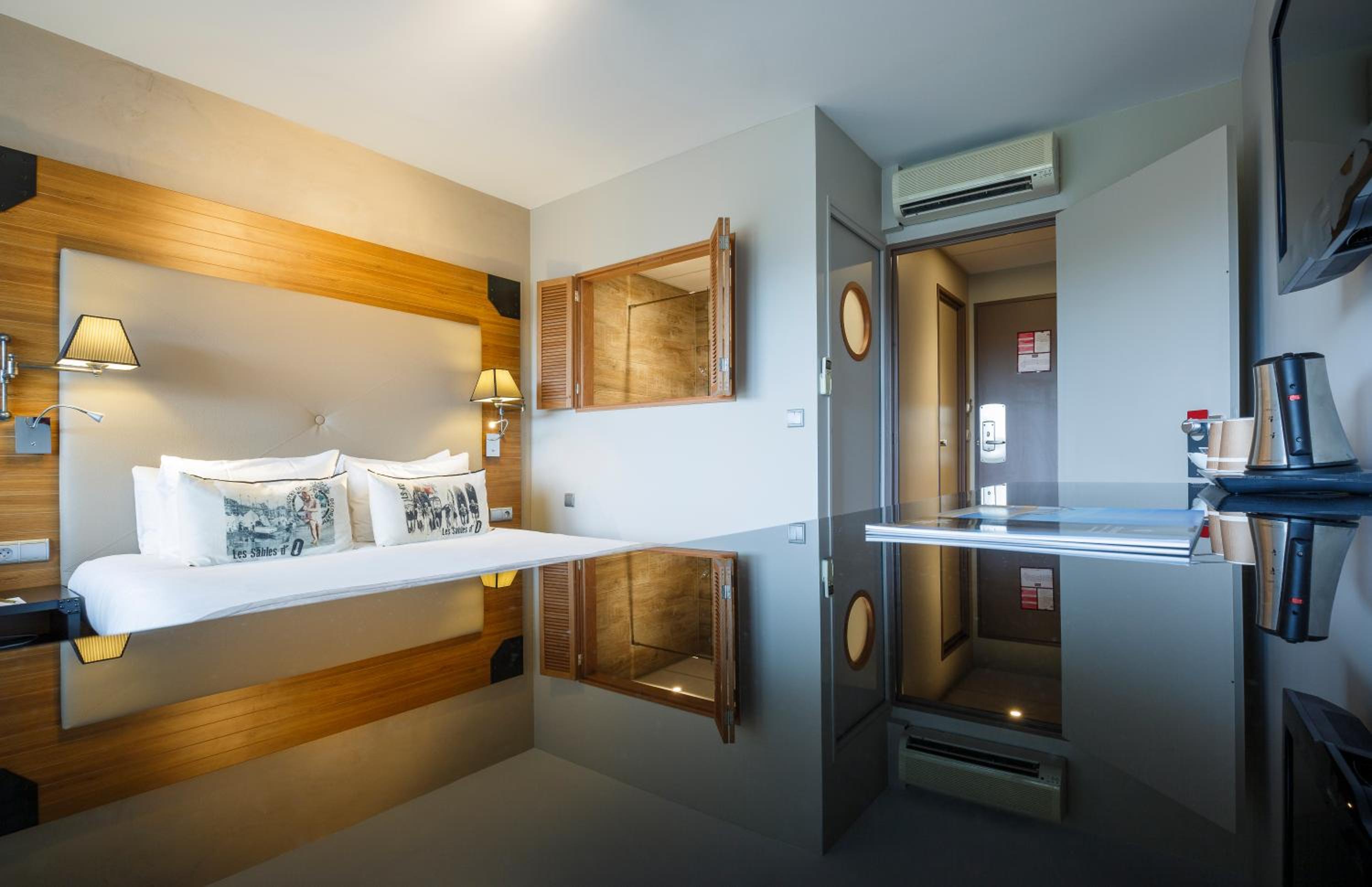 Classic Queen Room with Sofa Bed - Balcony  photo 3
