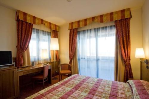 Double Room - Photo 9