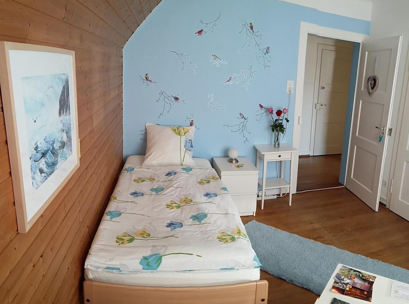 Standard Single Room with Shared Bathroom photo 2