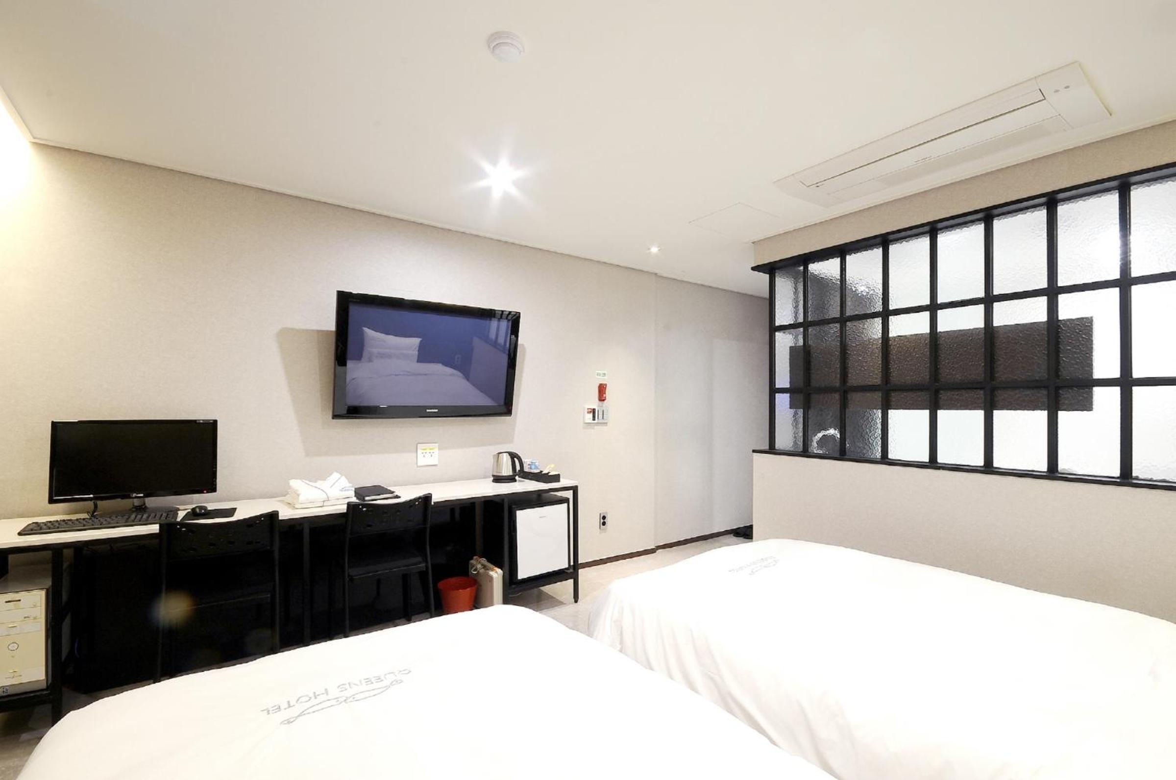 No Parking - Standard Twin Room photo 3