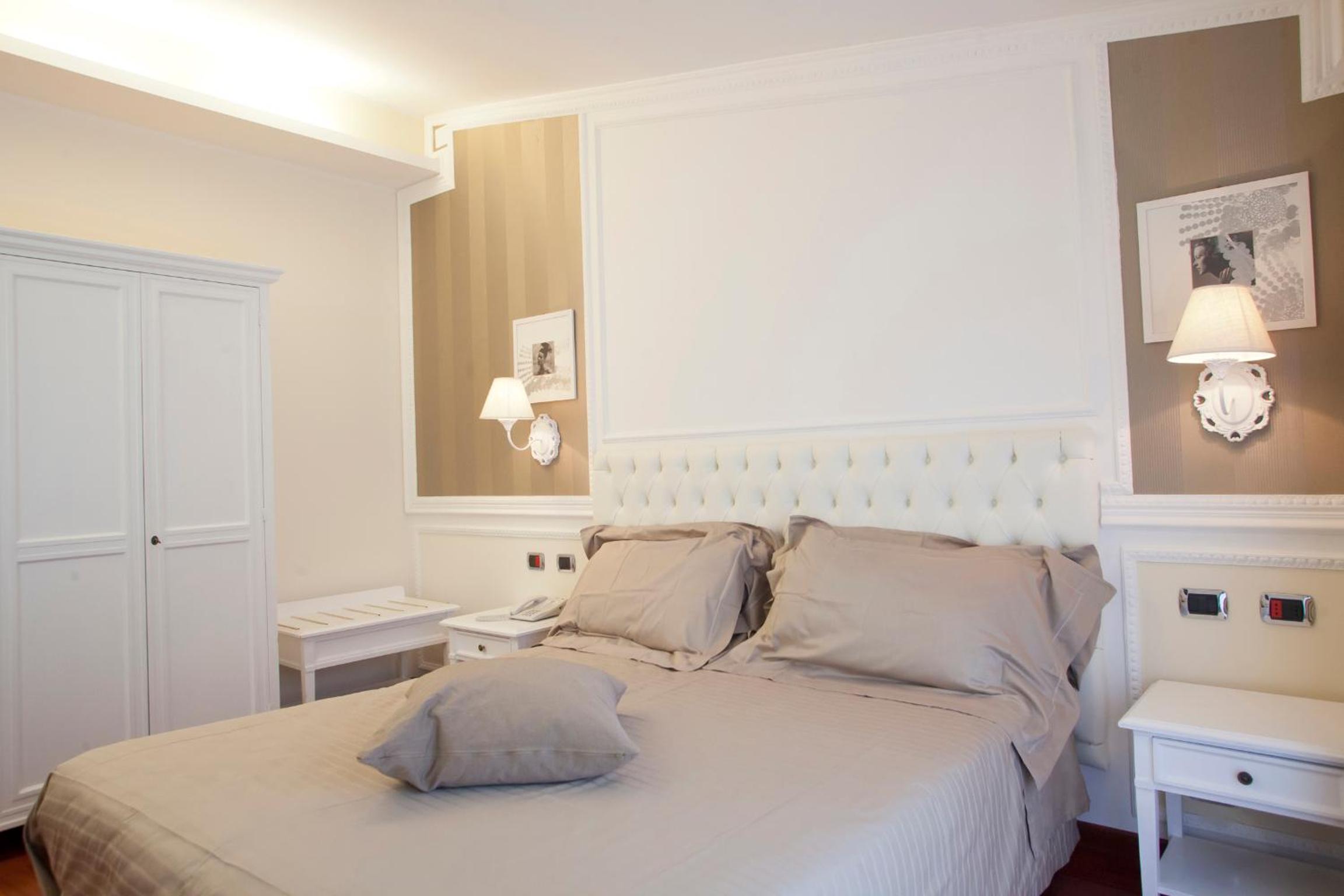 Suite with Spa Bath - Photo 3