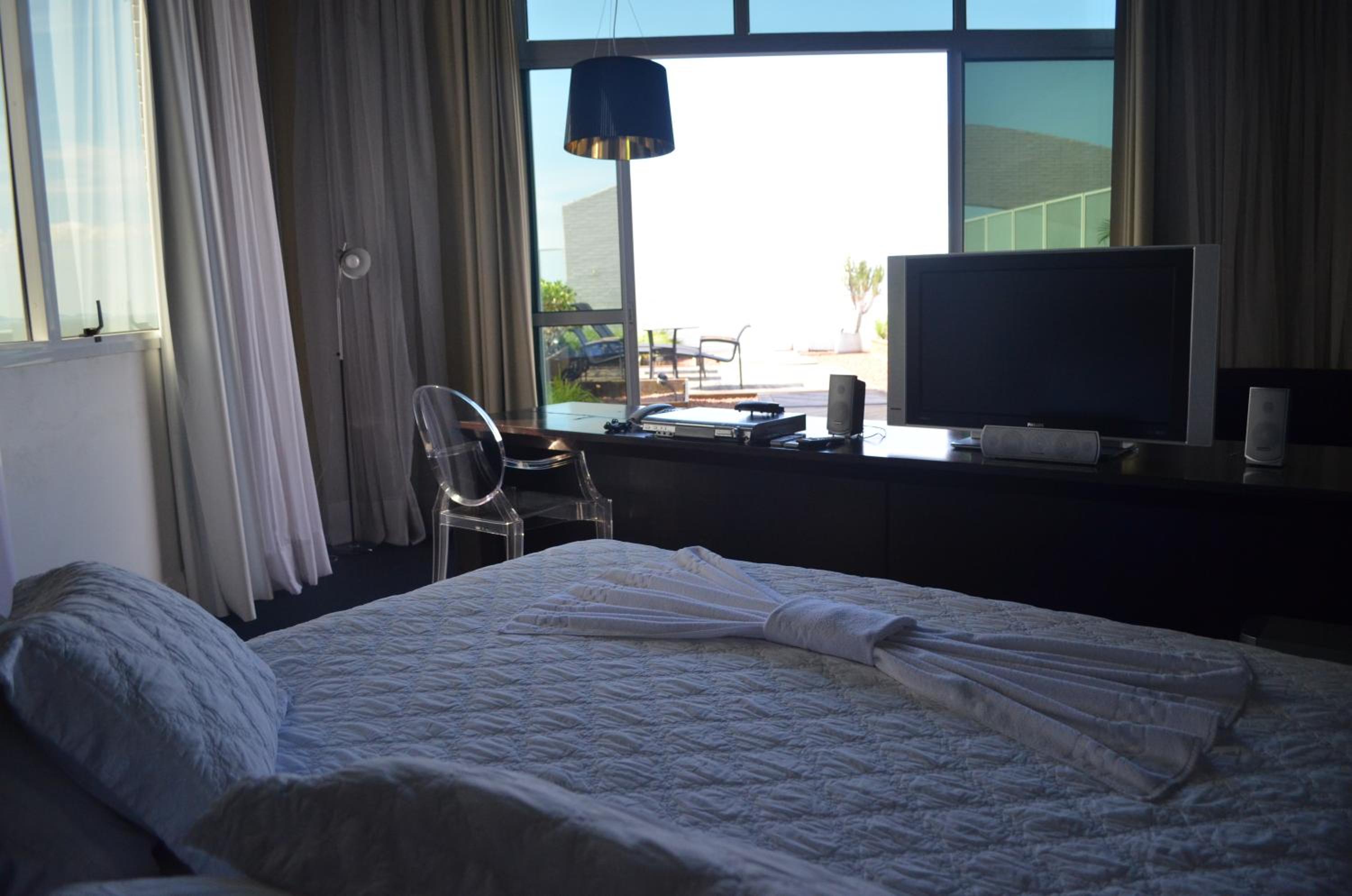 Master Suite with Sea View photo 3