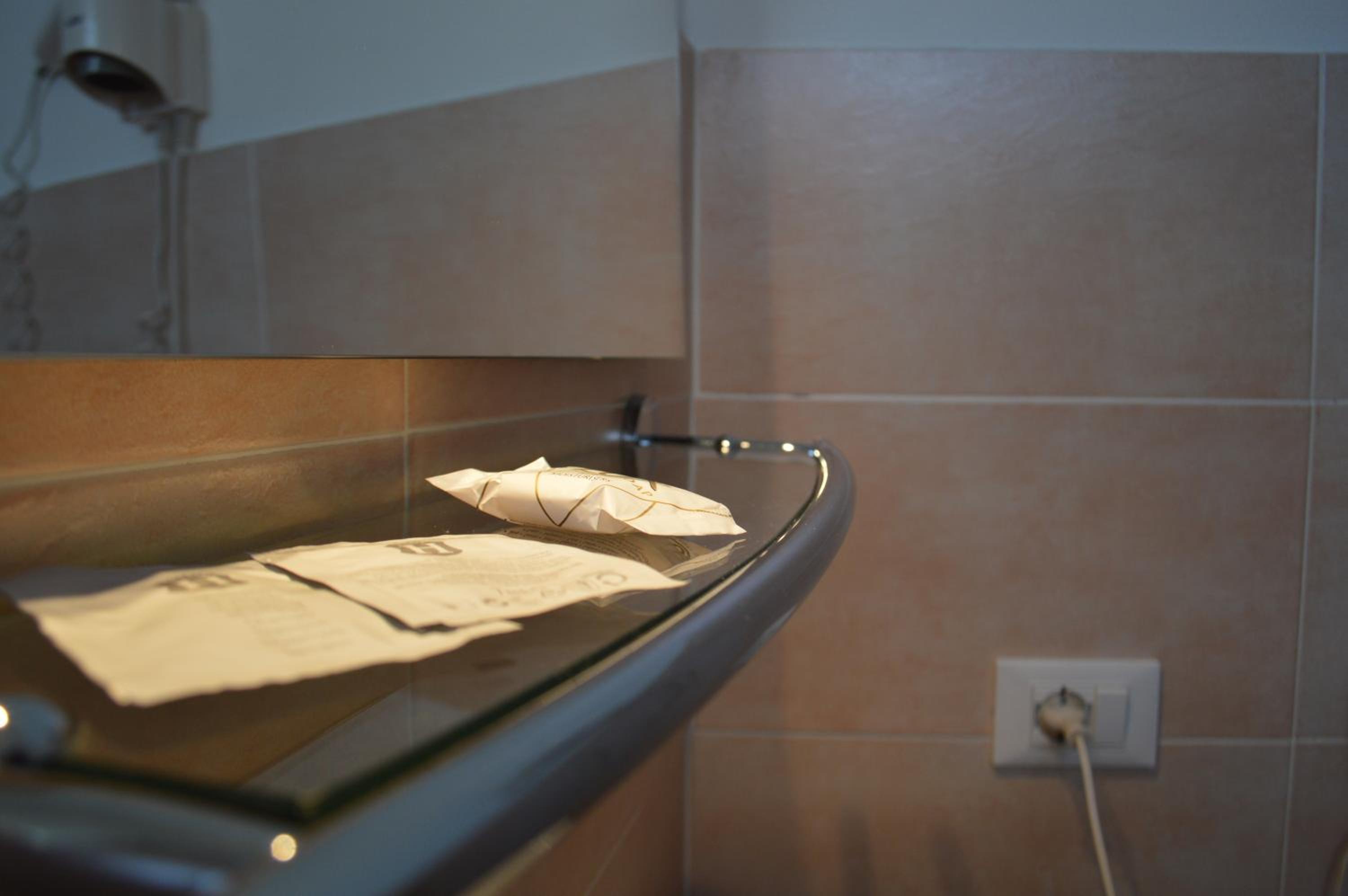 Double Room Single Use (1 Adult) photo 3