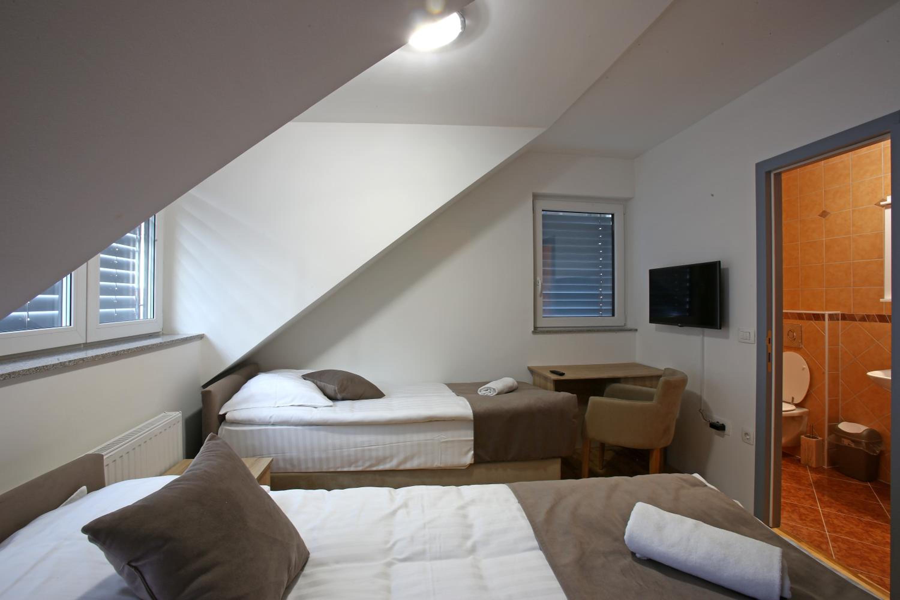 Twin Room with Bathroom
