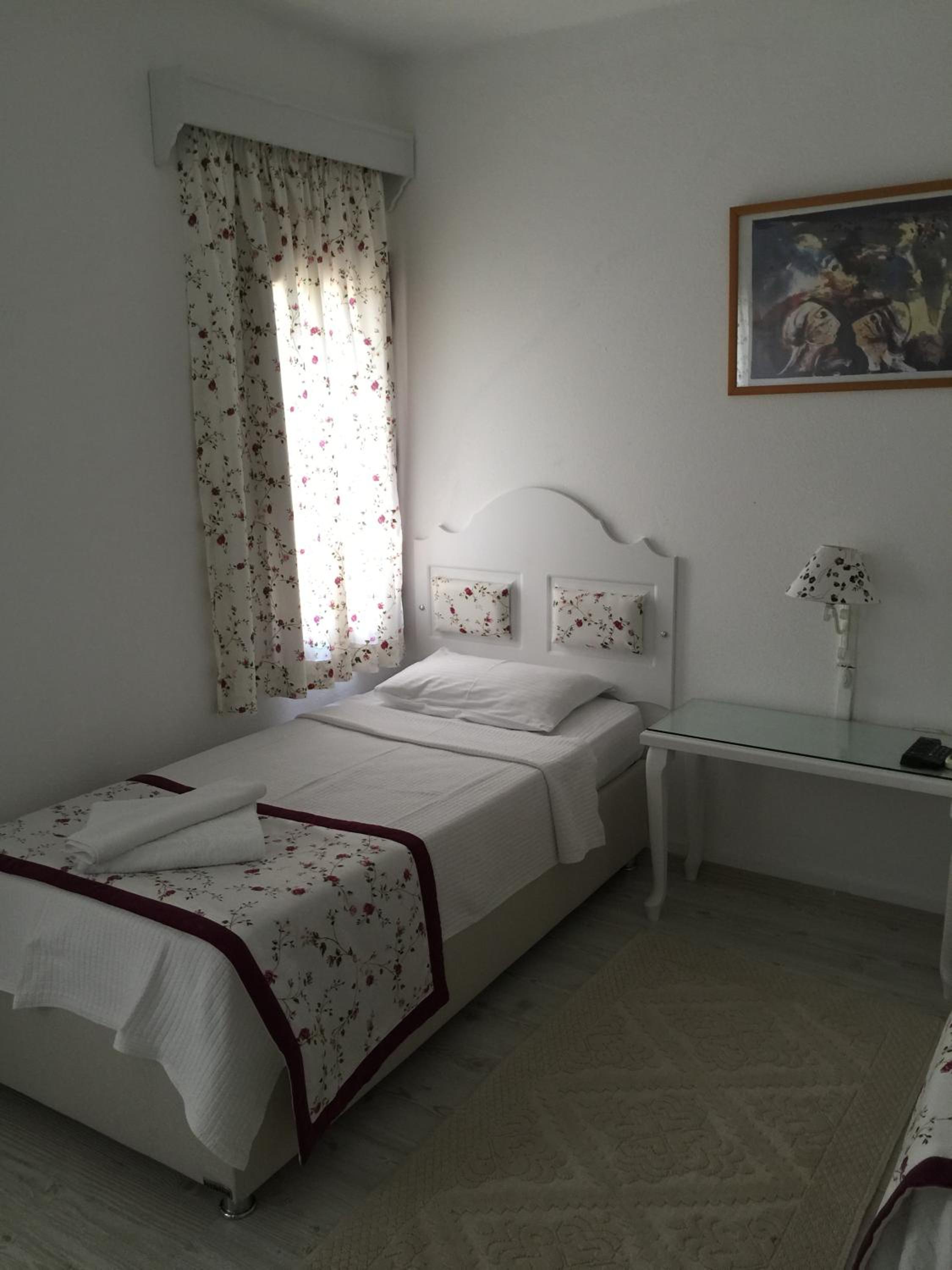 Standard Triple Room With Sea View photo 3