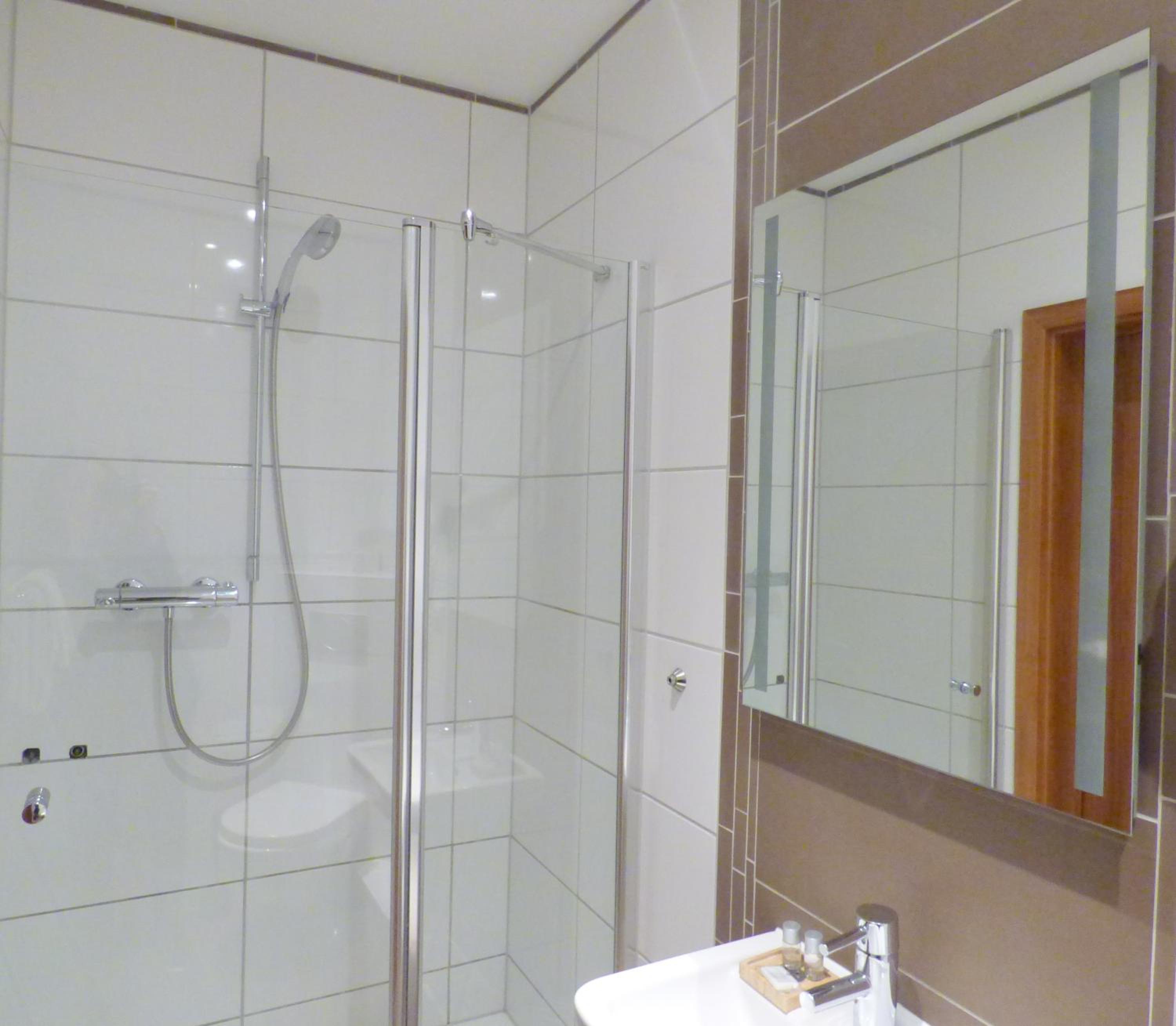 Double Room - Photo 8