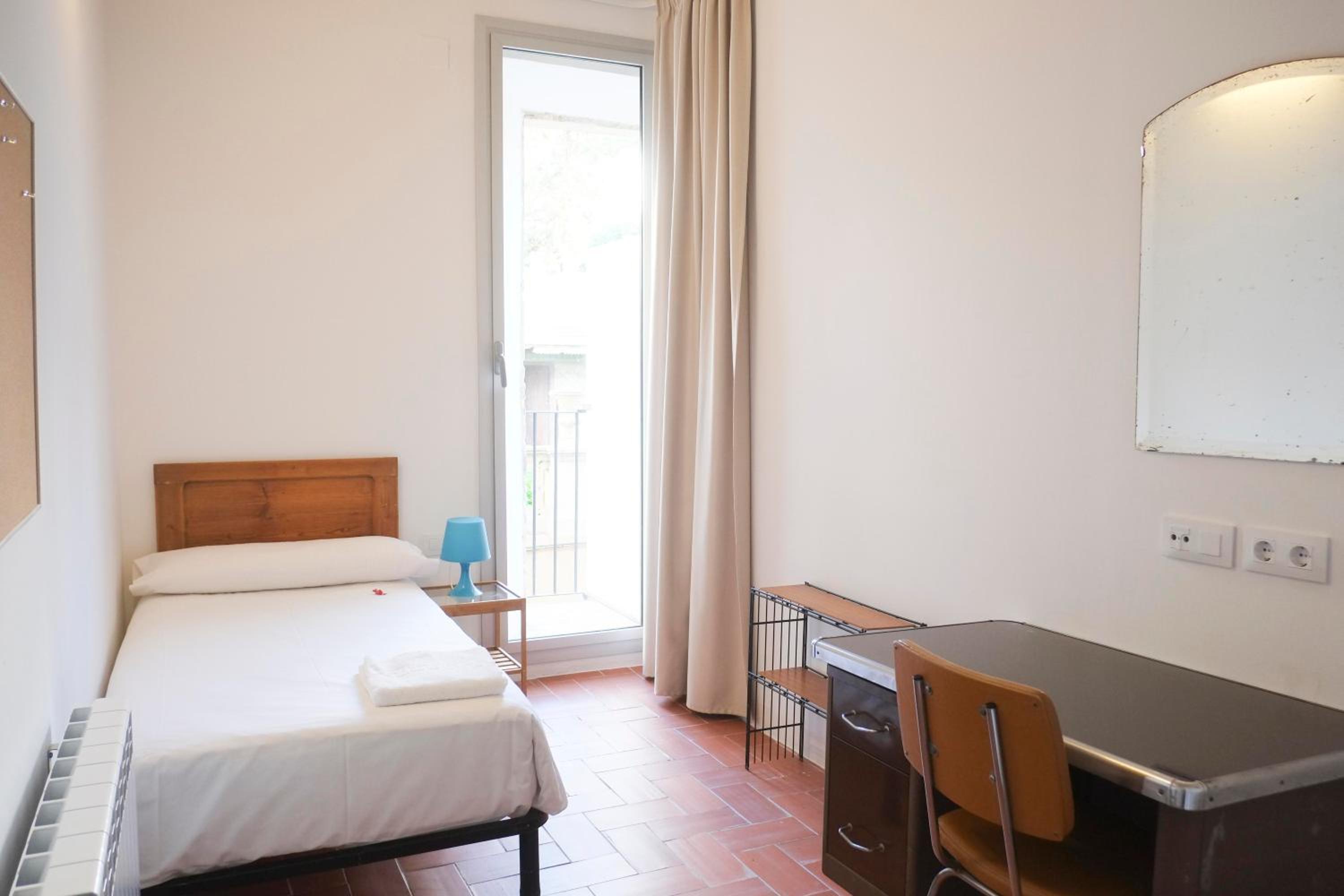 Single Room with Private External Bathroom photo 2