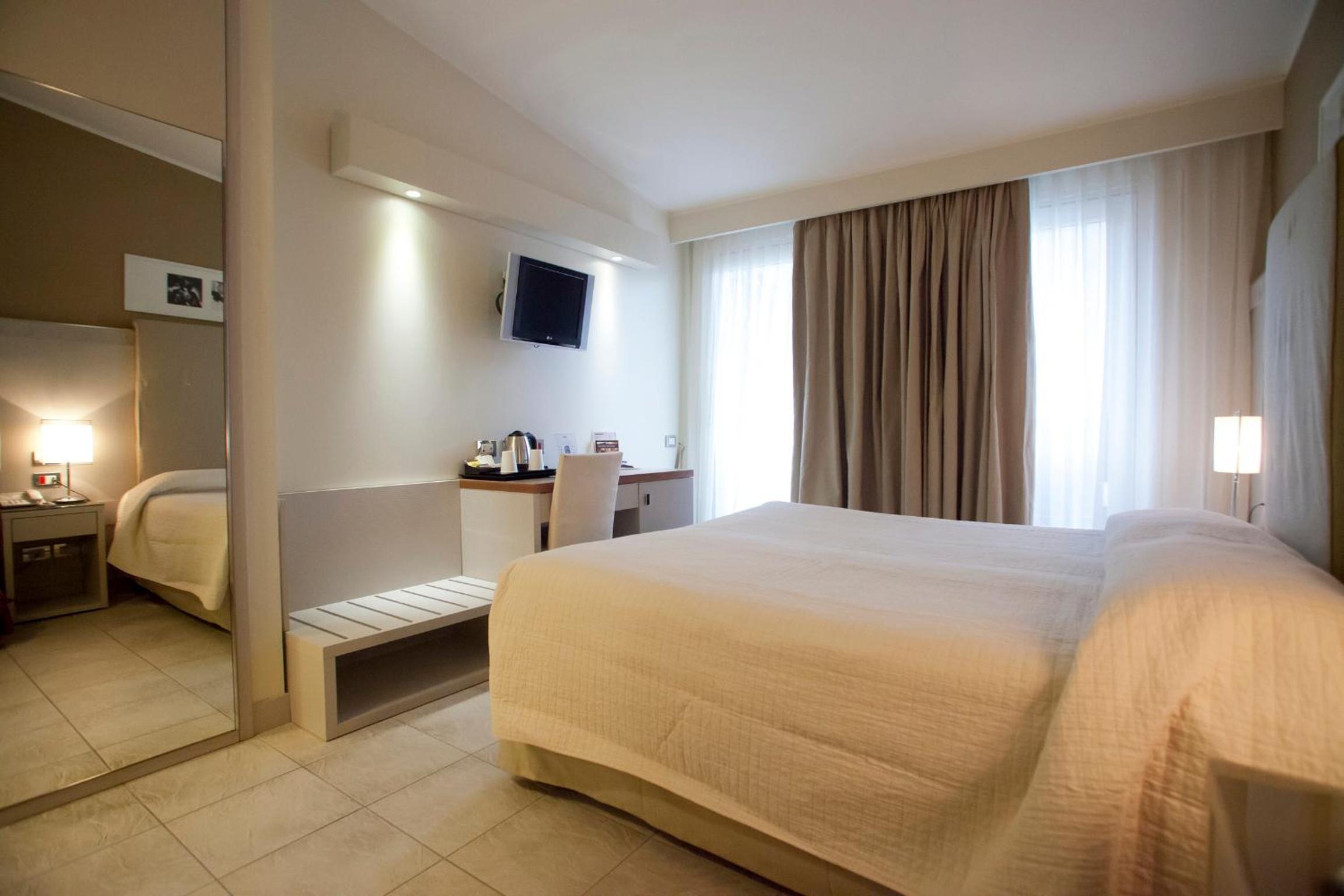 Superior Double or Twin Room - Photo 5
