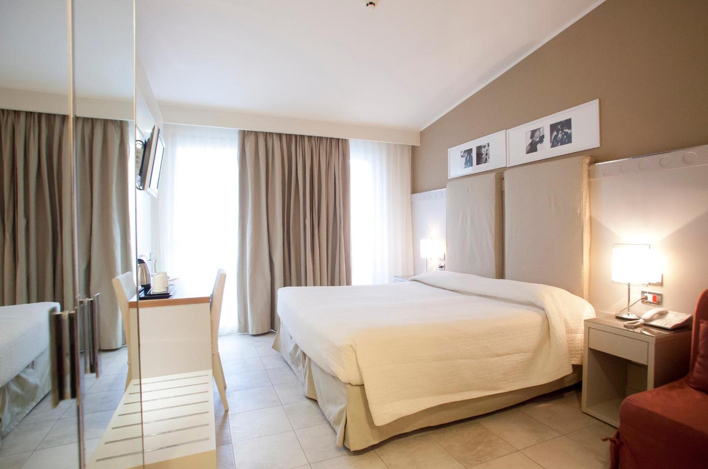 Superior Double or Twin Room - Photo 2