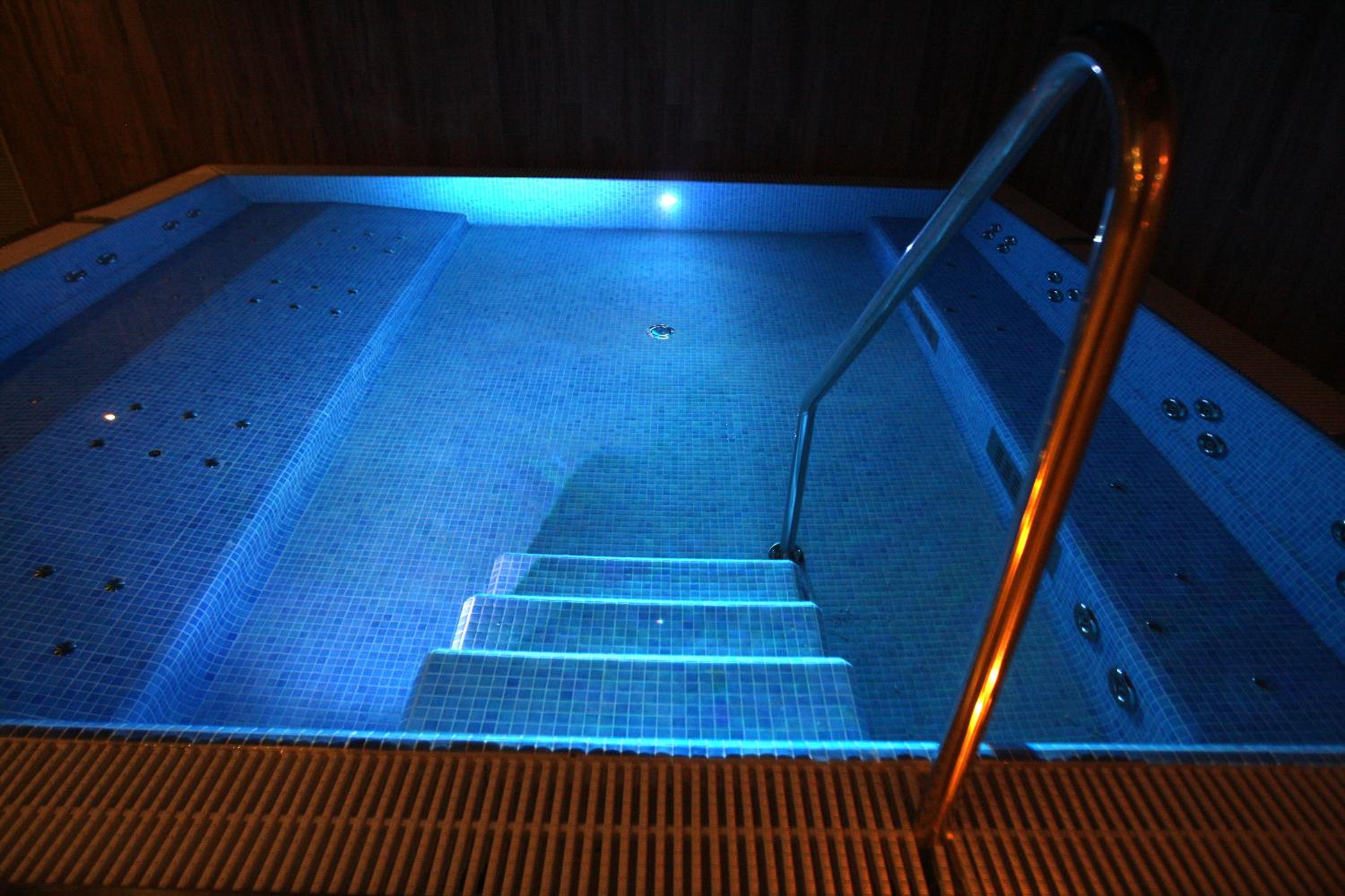 Double Room with Spa Access photo 2