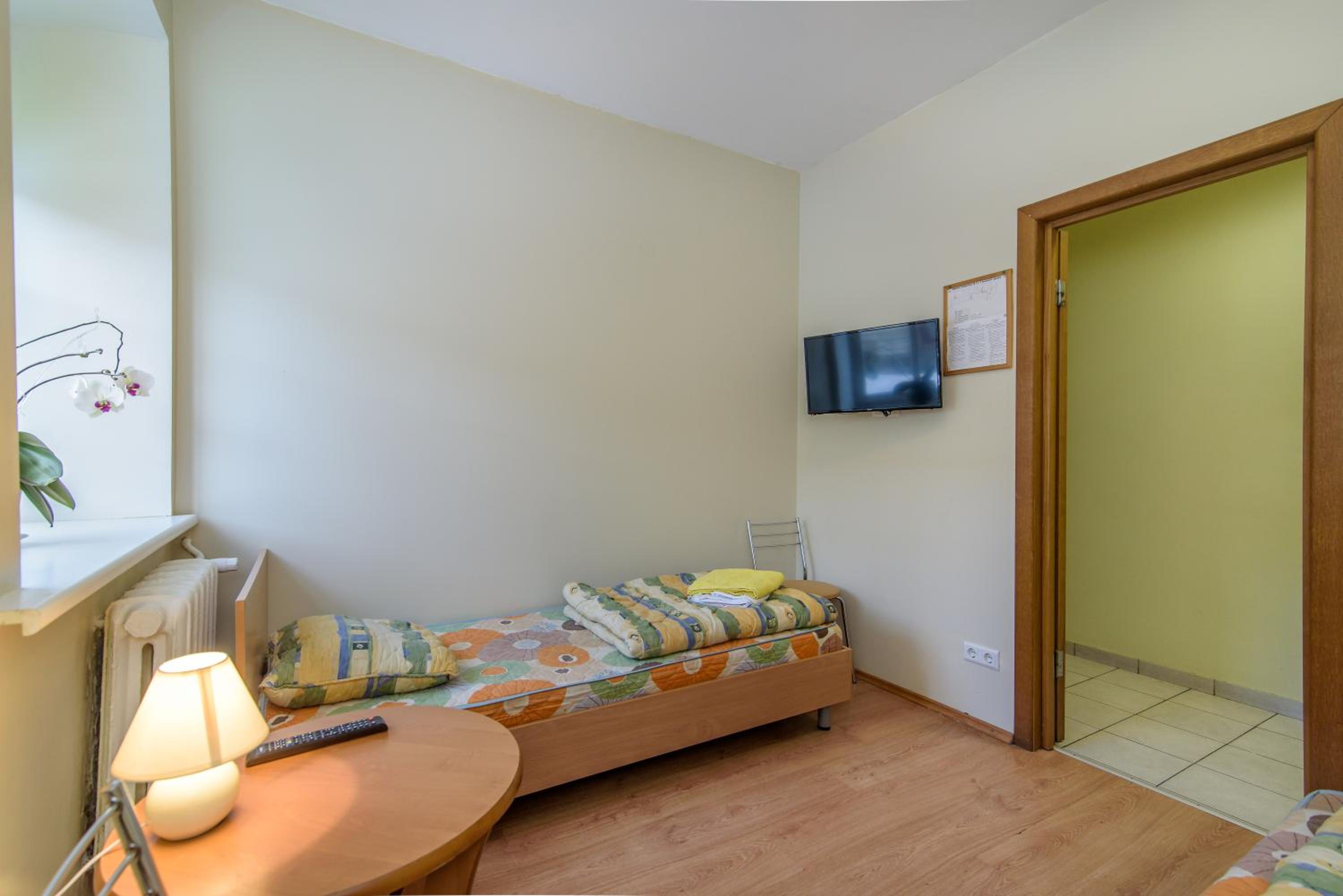 Budget Single Room photo 3