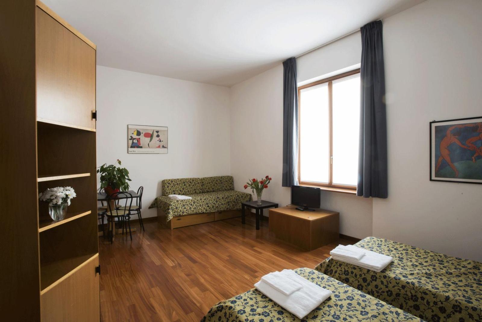 Studio (3 Adults)
