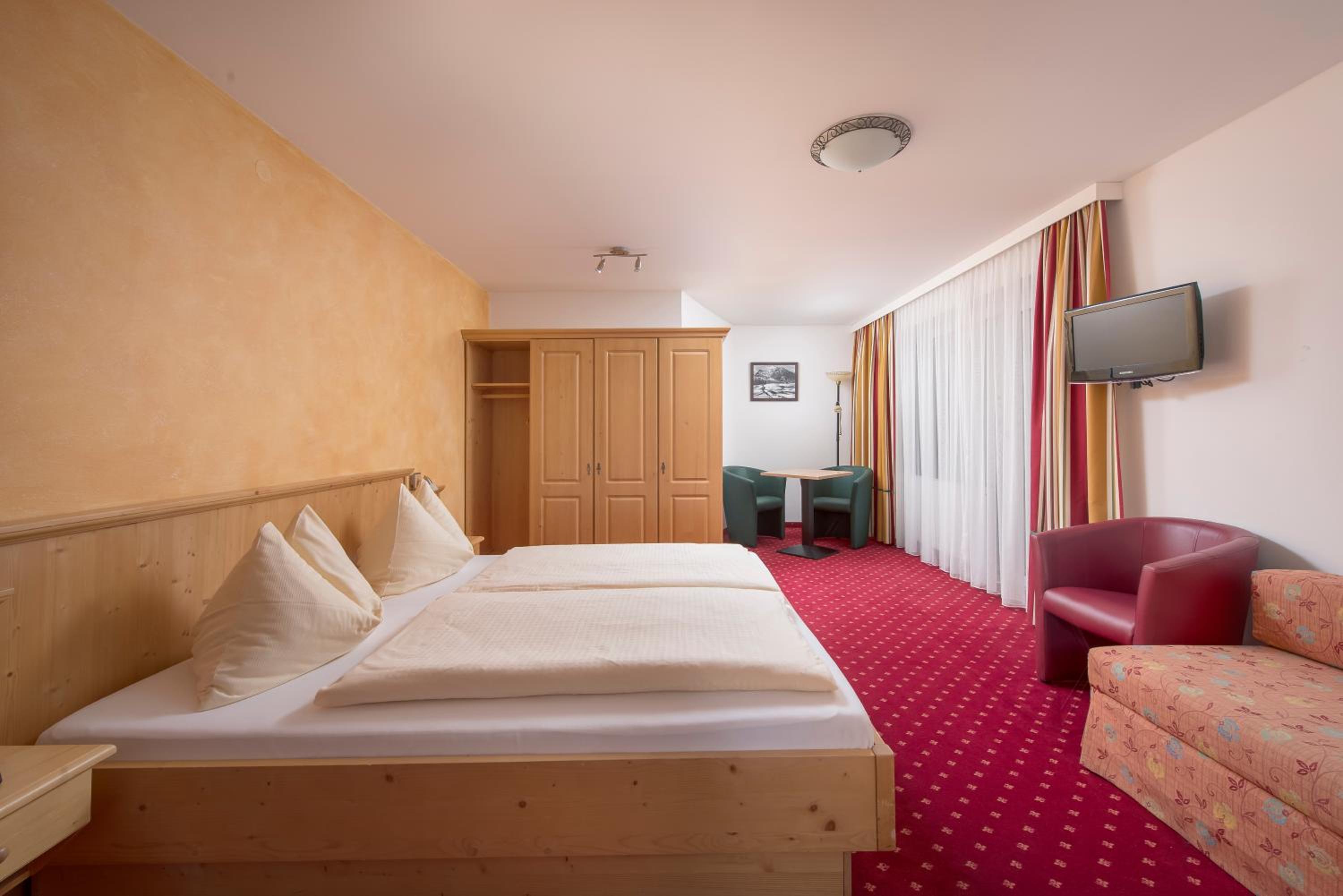 Double Room - Photo 5
