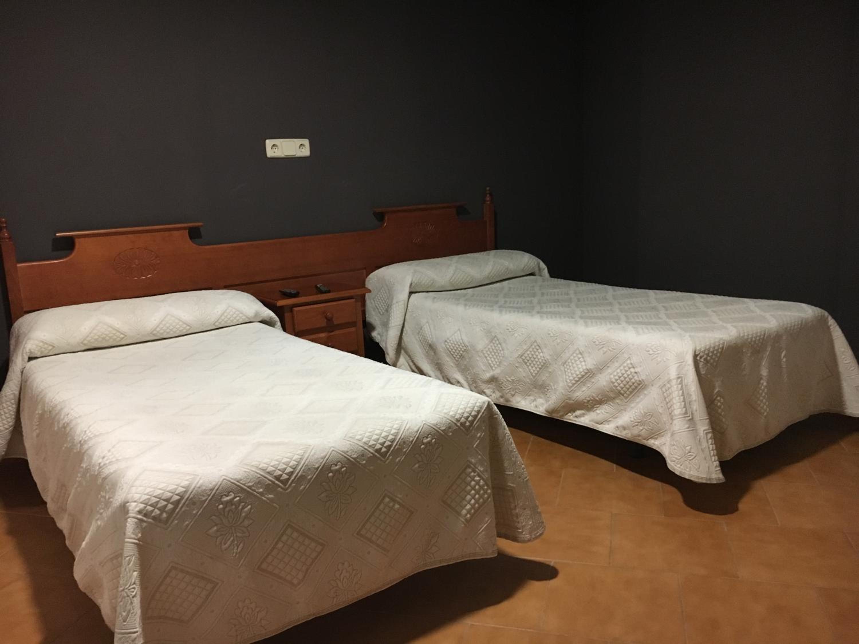Twin Room - Photo 6