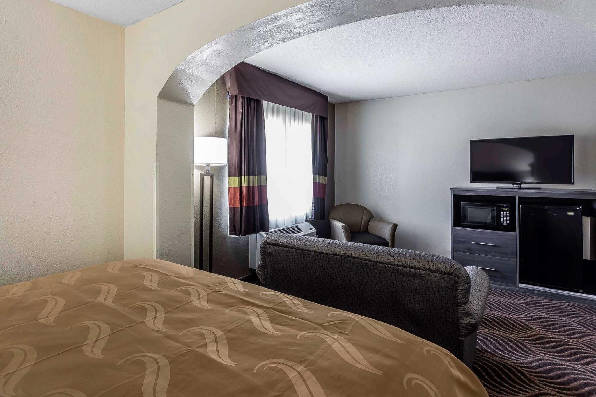 Queen Suite with Sofa Bed - Photo 1