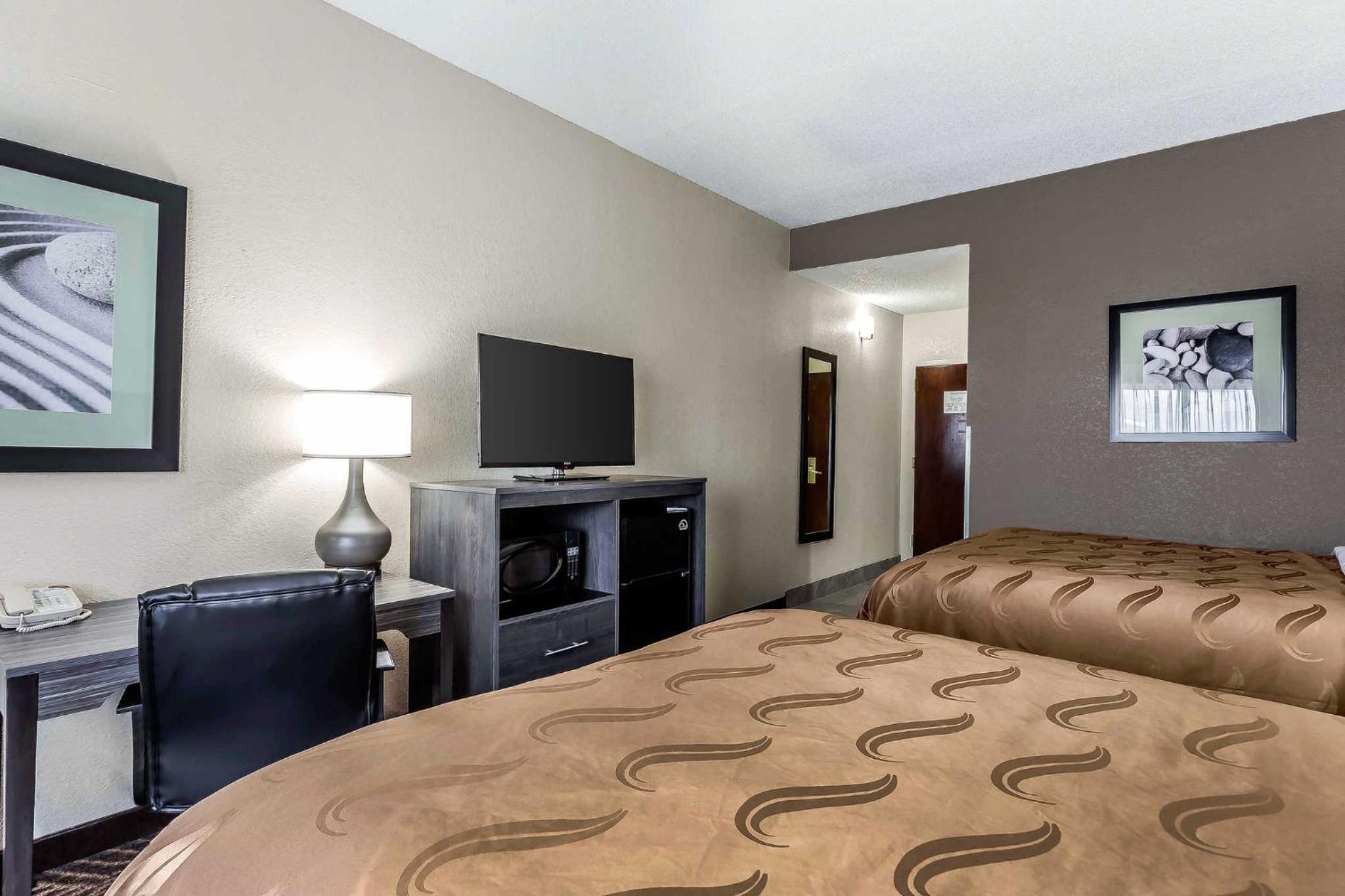 Queen Room with Two Queen Beds - Non-Smoking - Photo 1