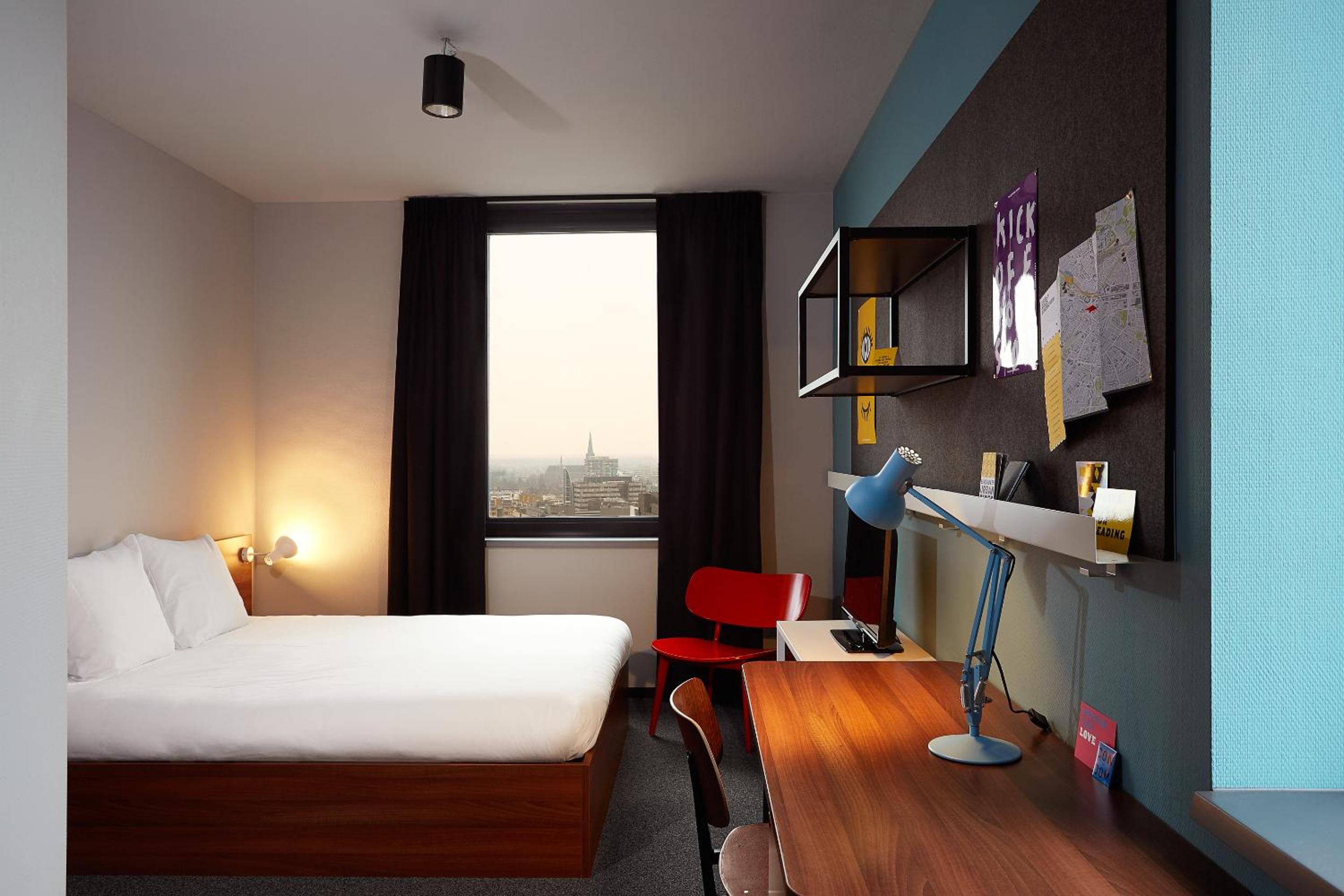Standard Queen Room photo 2