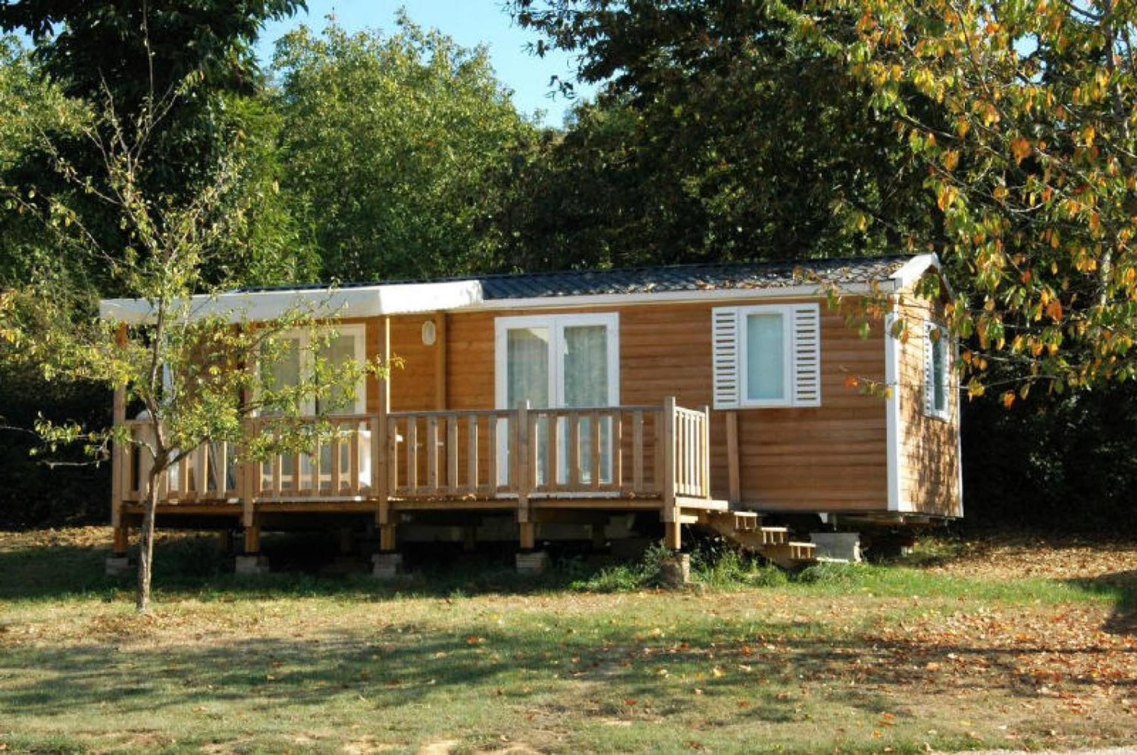 Deluxe Two-Bedroom Bungalow (4 Adults)
