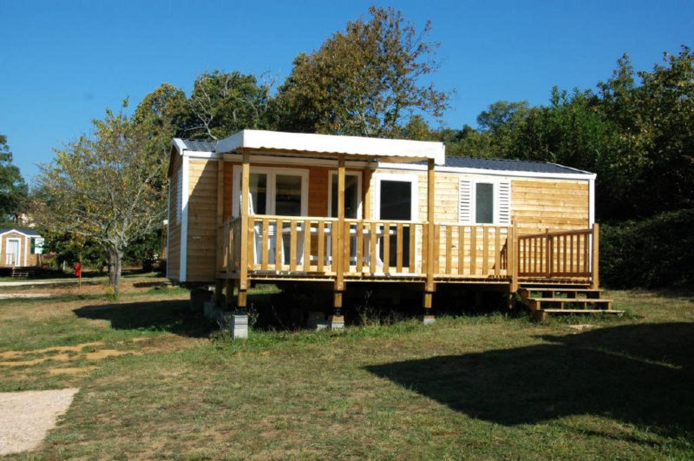 Superior Three-Bedroom Bungalow ( 5 Adults and 1 Child)
