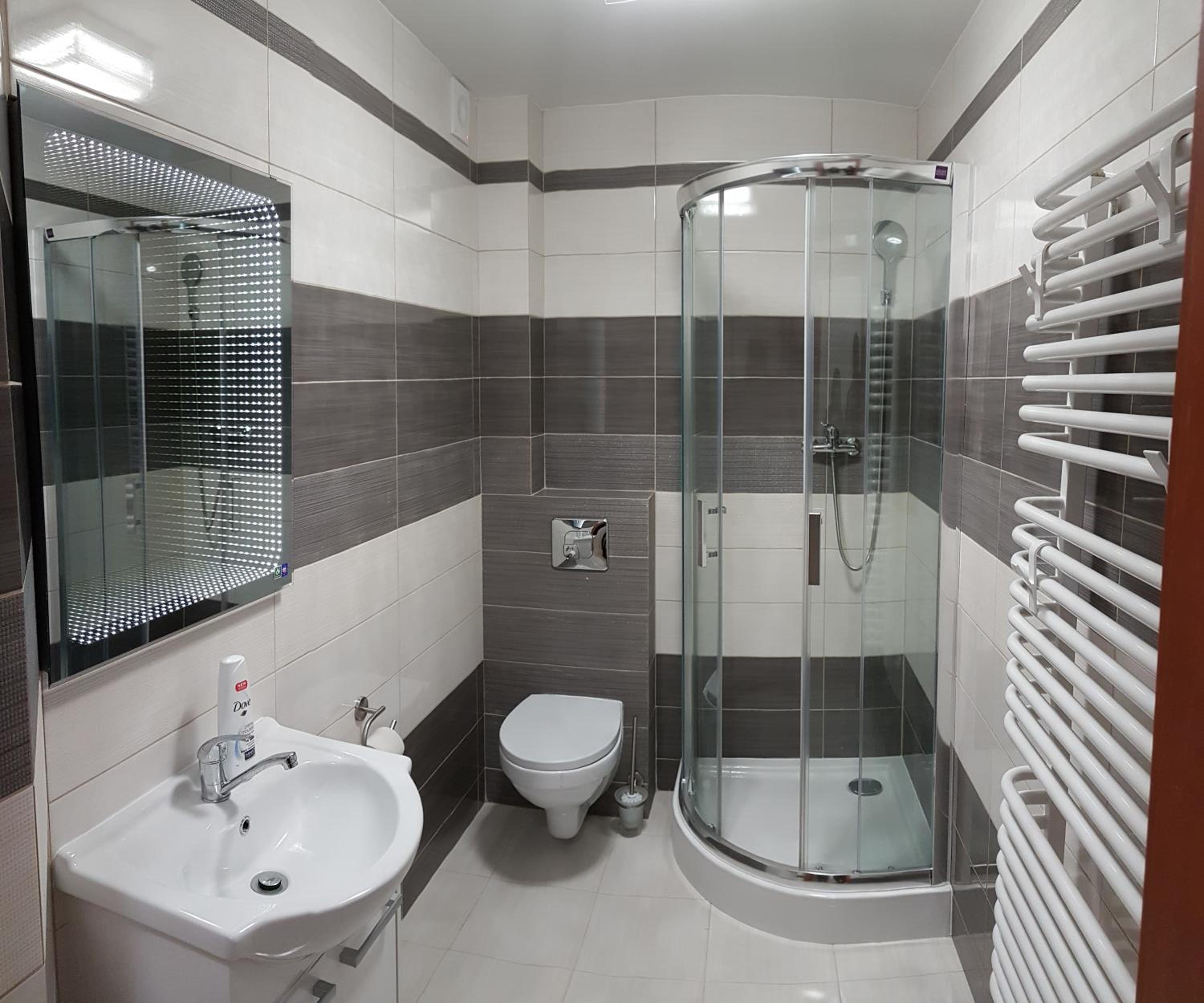 Double or Twin Room with Balcony - Photo 2