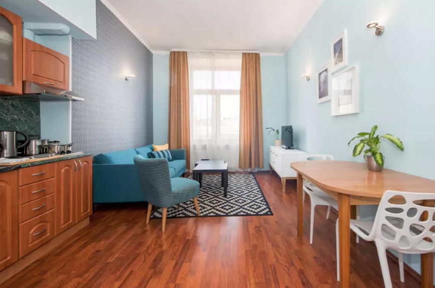 One-Bedroom Apartment photo 1