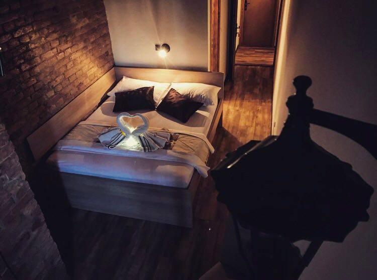 Studio Apartment - Photo 1