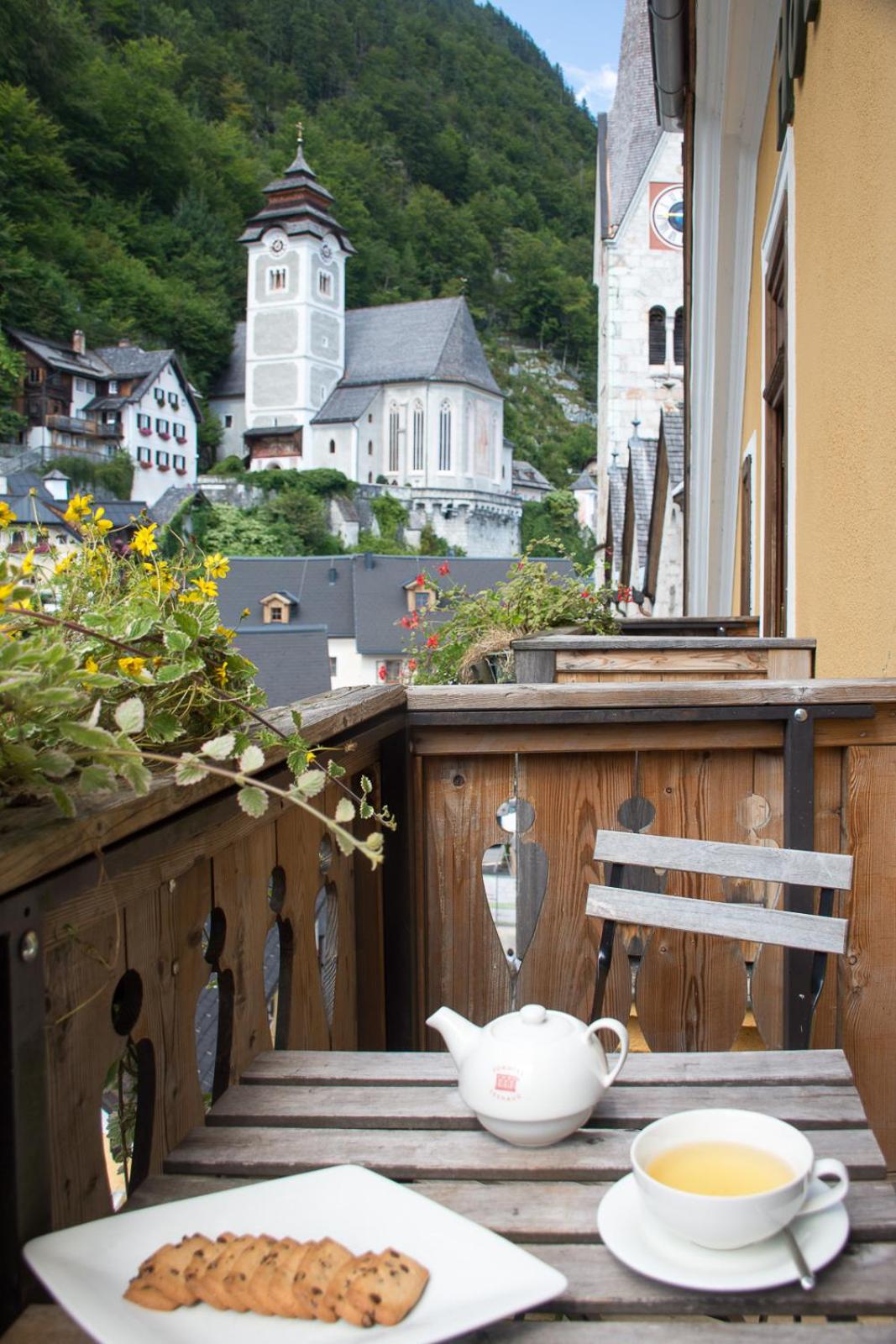 Small Double Room with Balcony Facing the Market Square - Photo 3