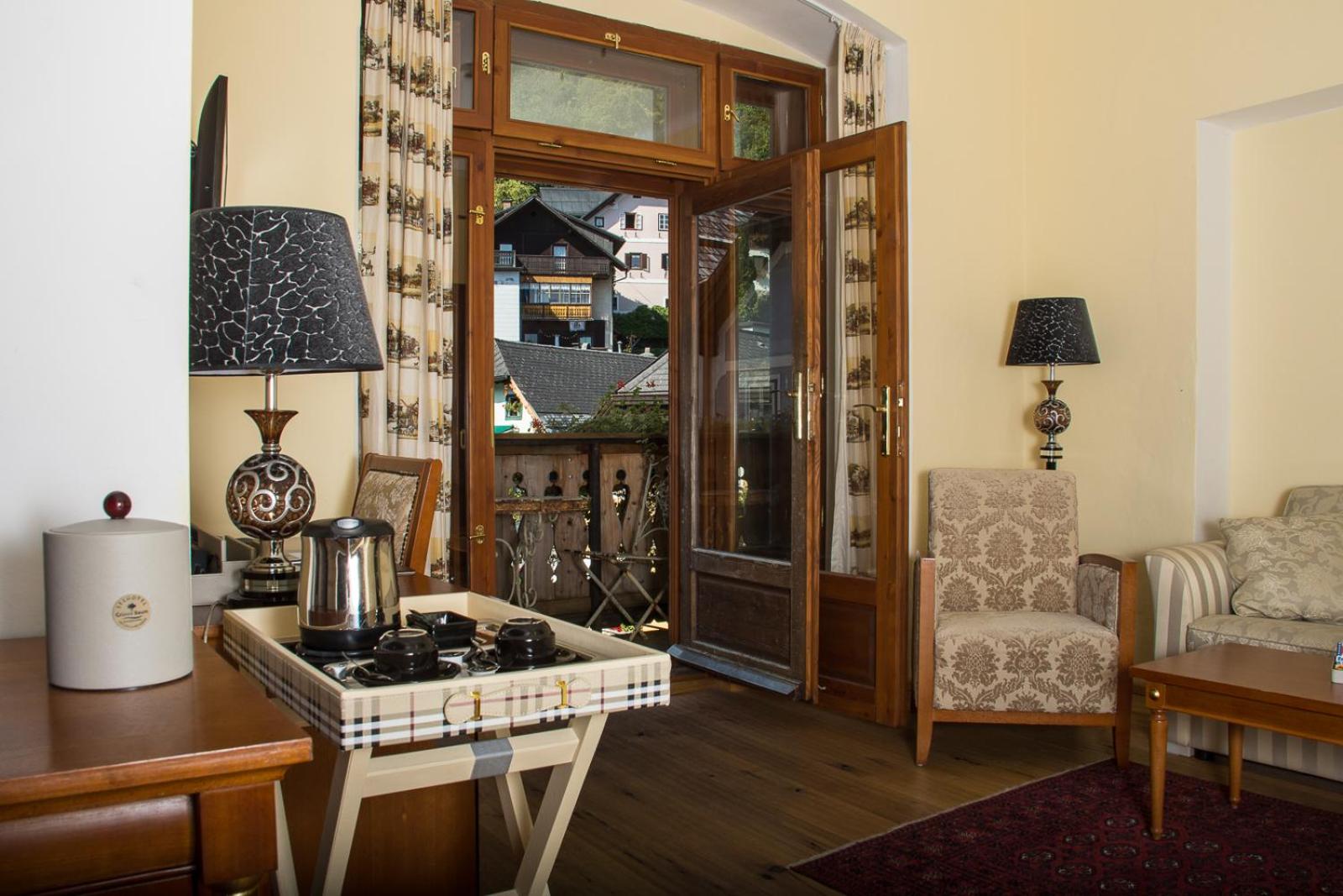 Double Room with Balcony Facing the Market Square - Photo 3