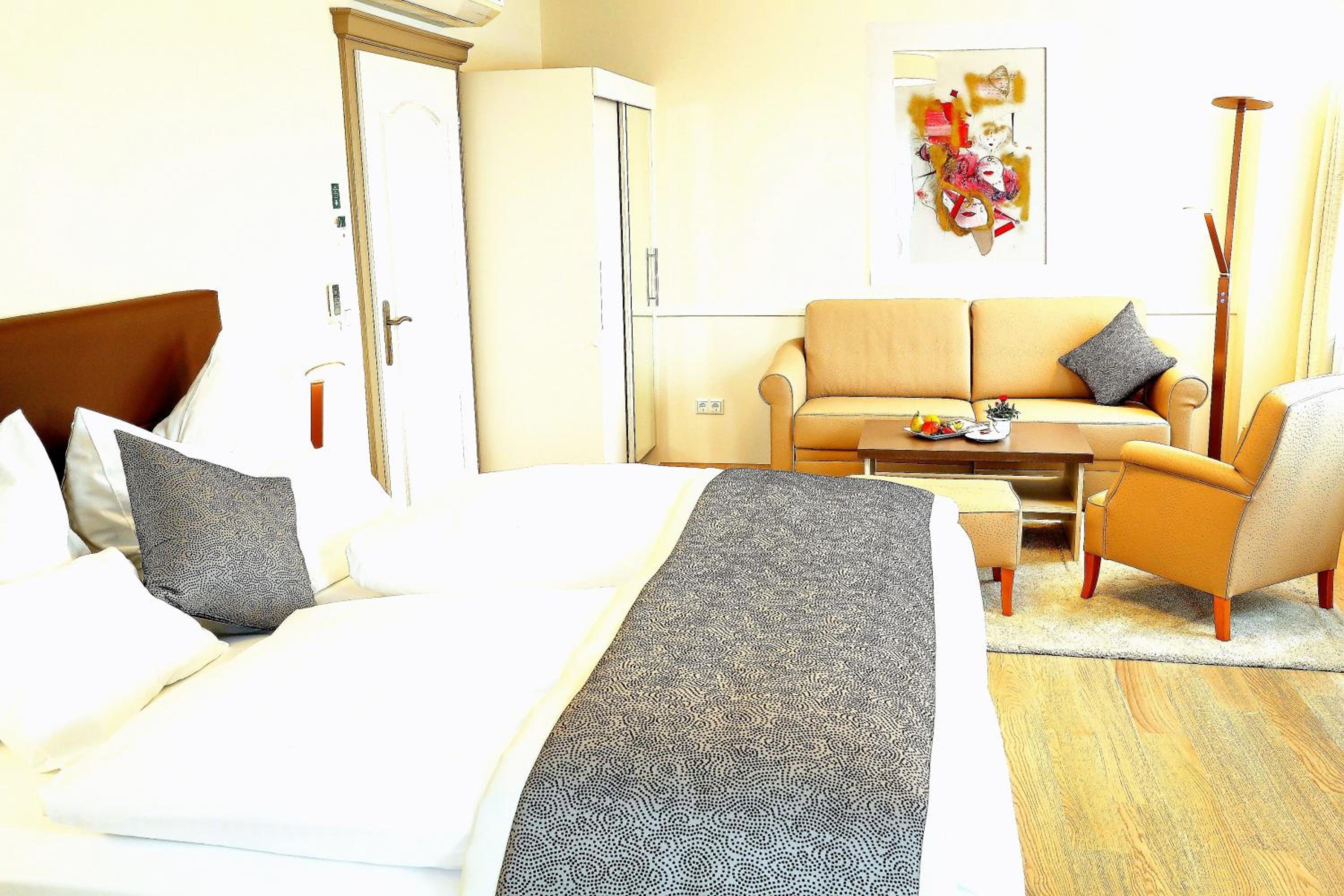 Two-Bedroom Apartment - Photo 4