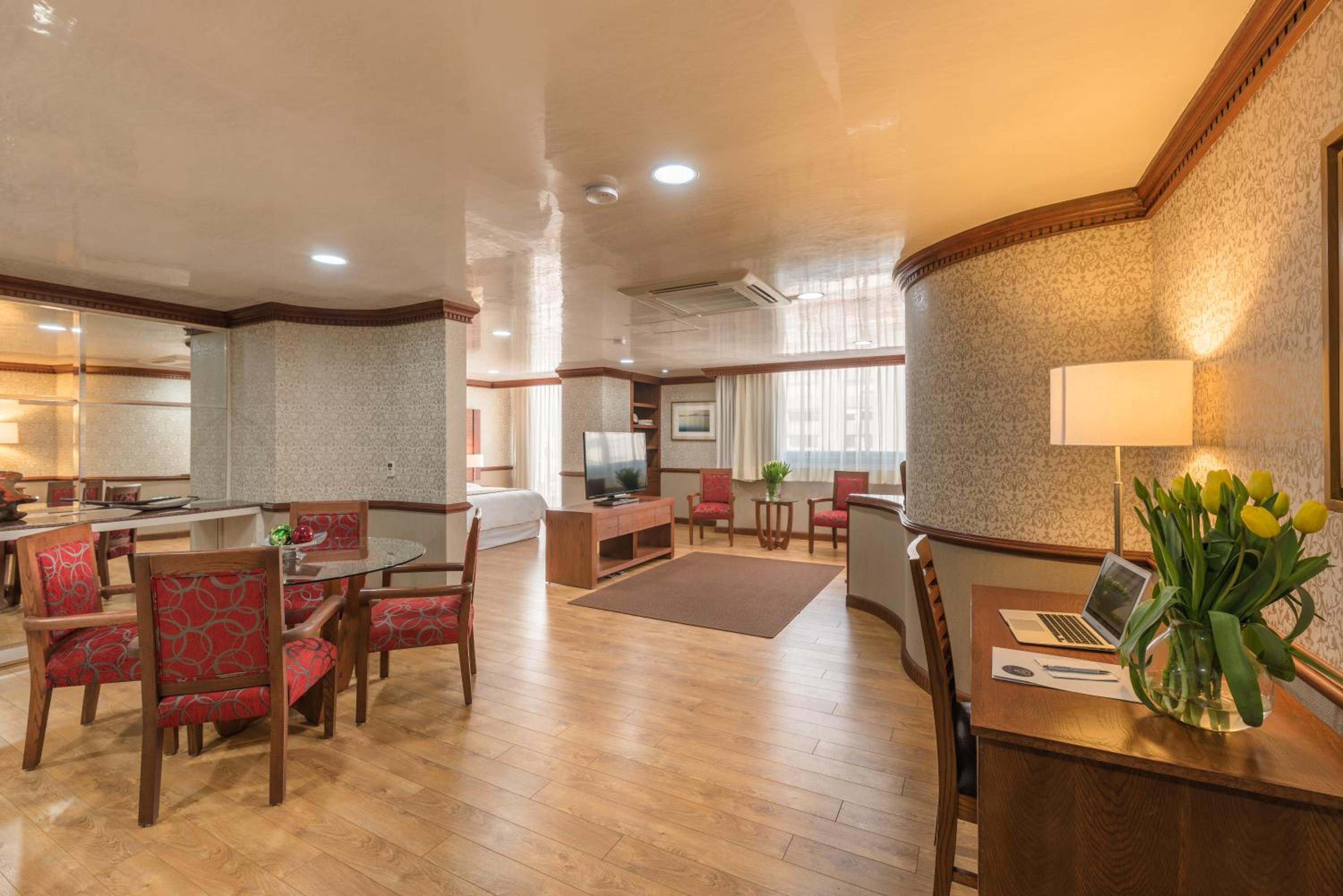 Penthouse Apartment - Photo 3