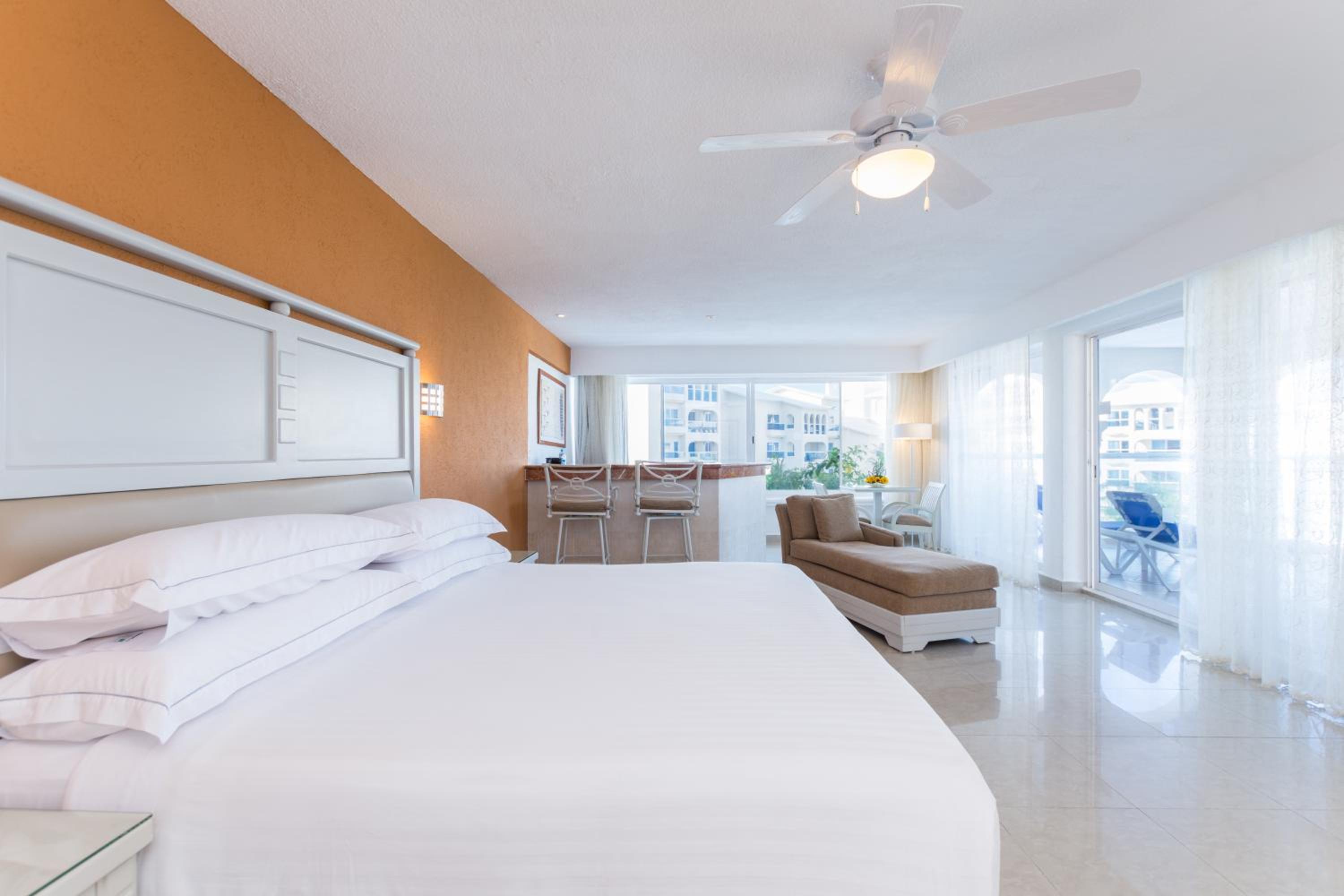 Junior Suite Front Ocean View