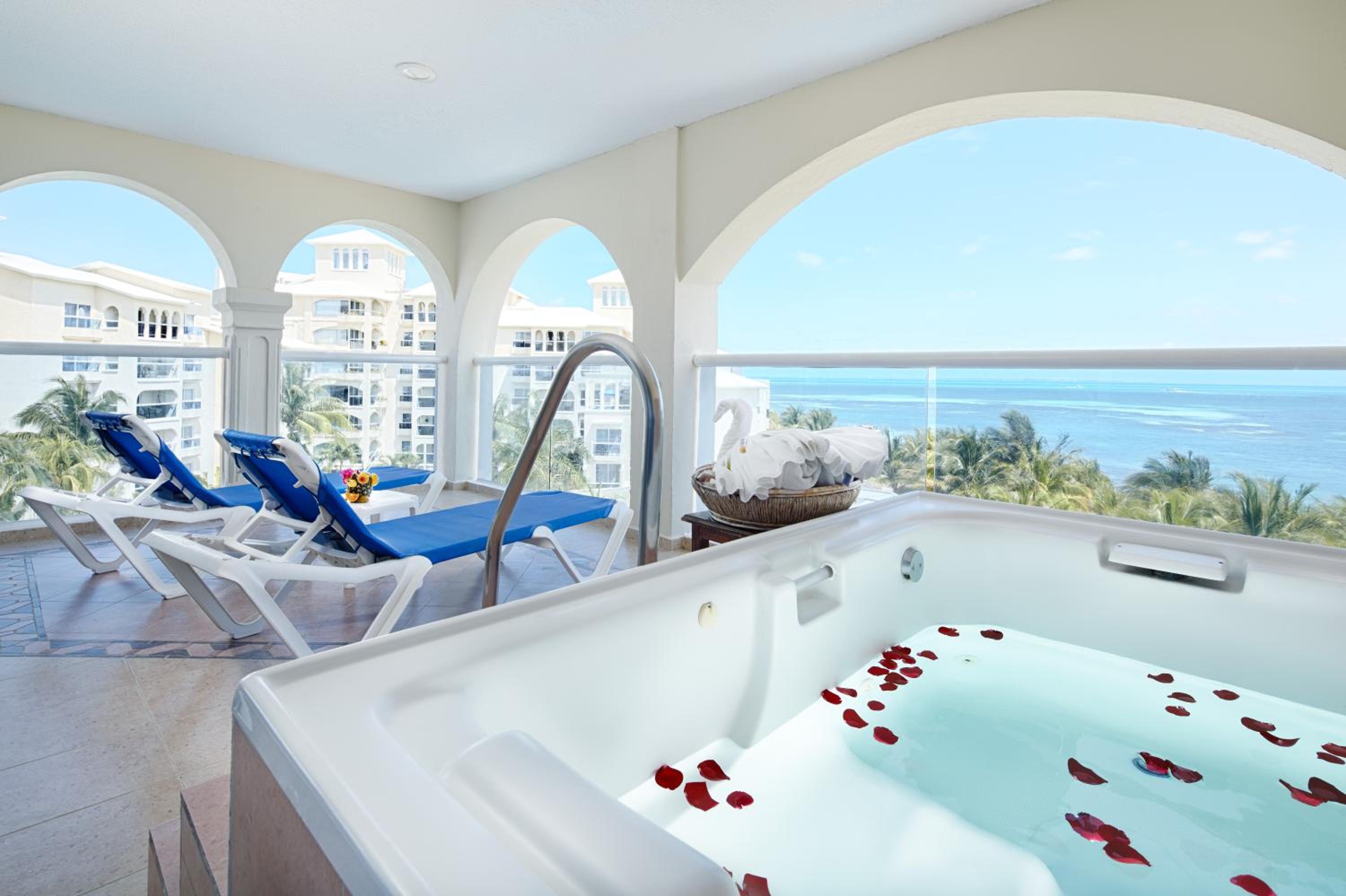 Junior Suite Front Ocean View