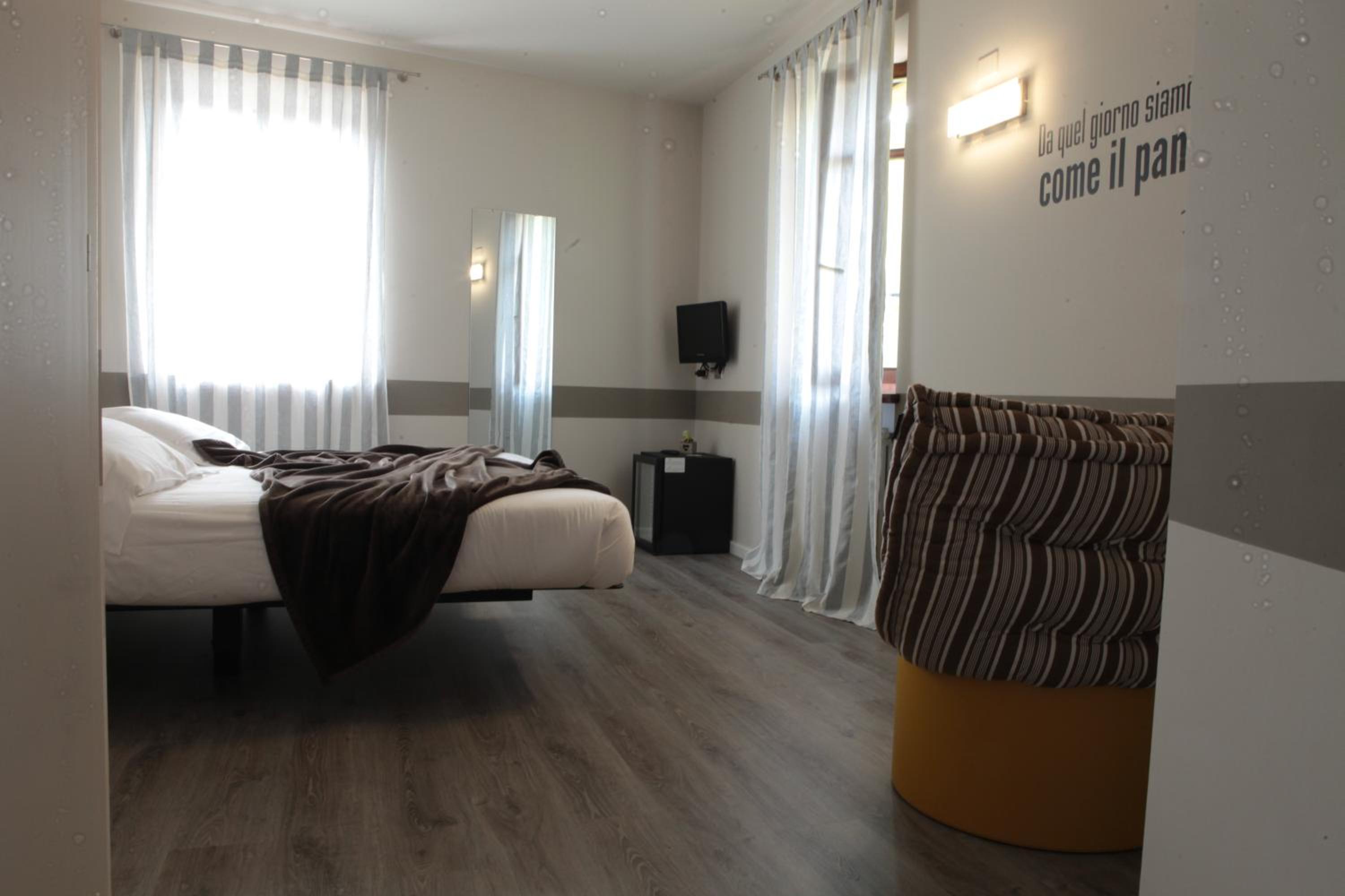 Superior King Room photo 3