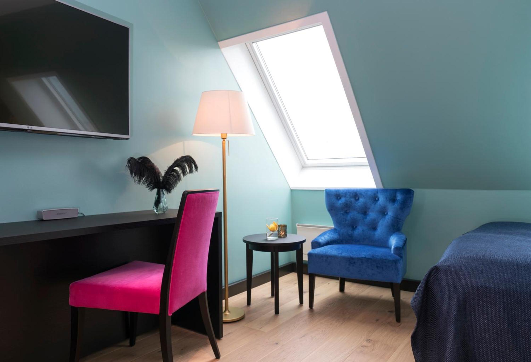 Standard Queen Room