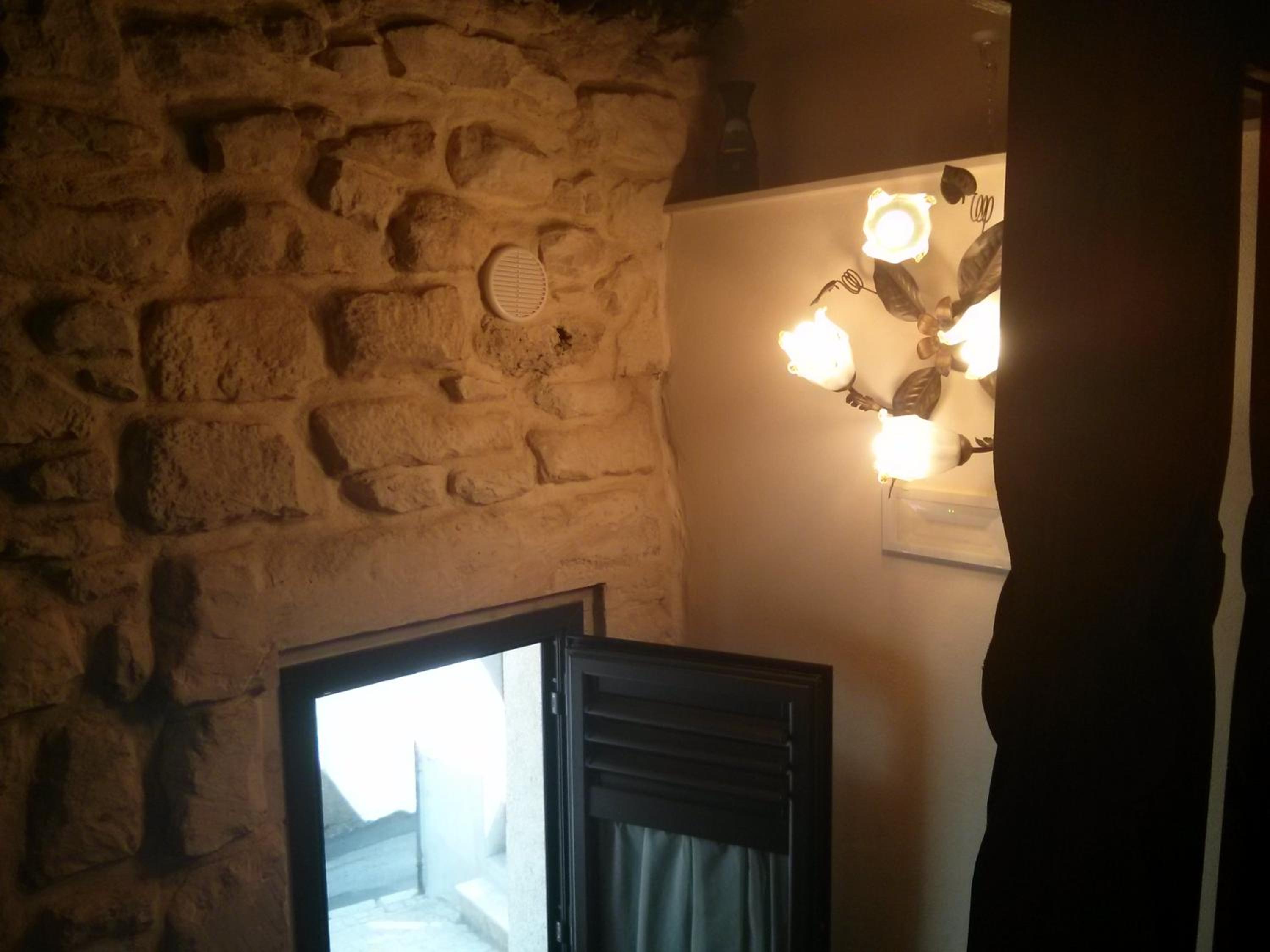 One-Bedroom House - Photo 20