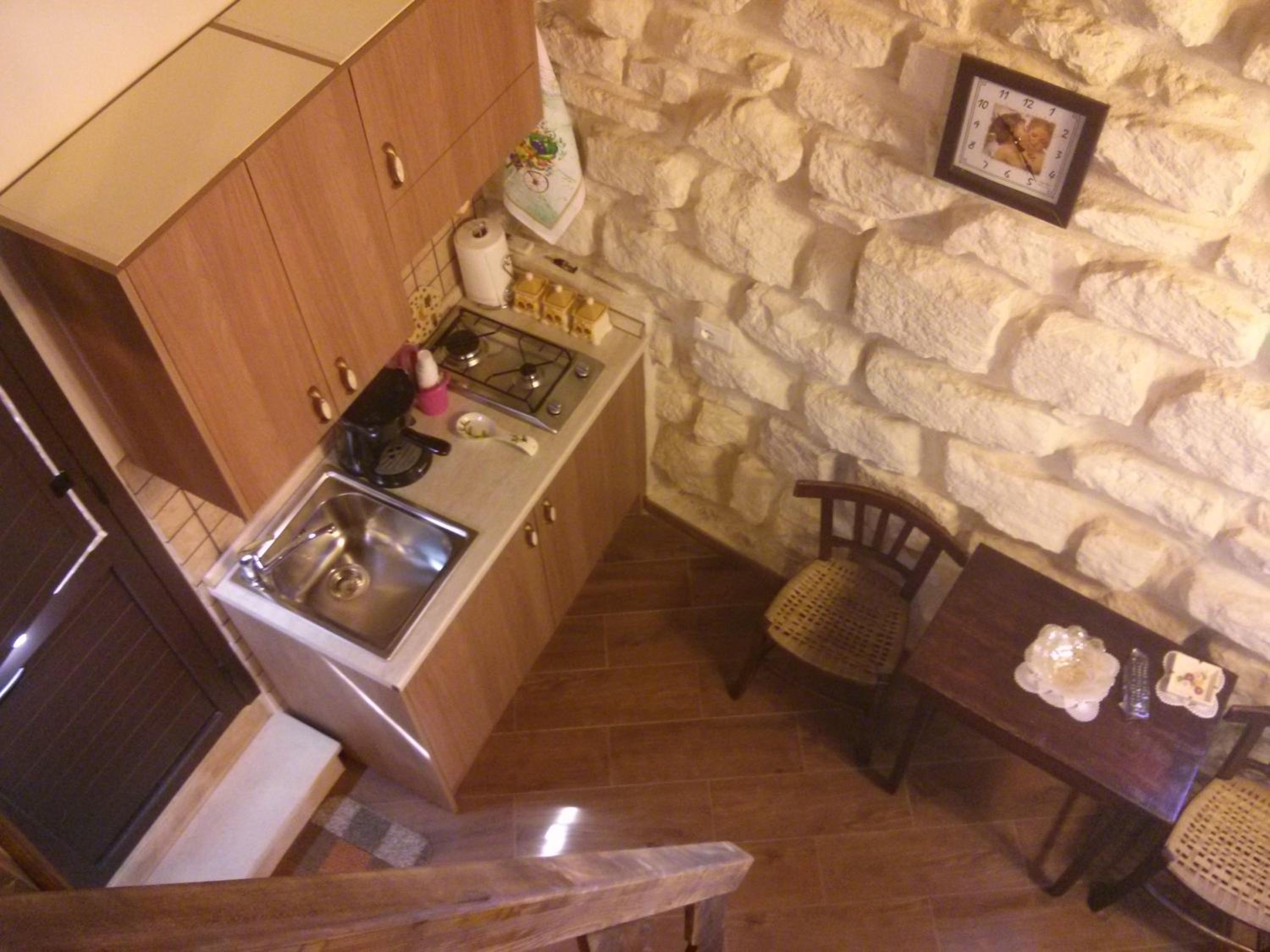 One-Bedroom House - Photo 17