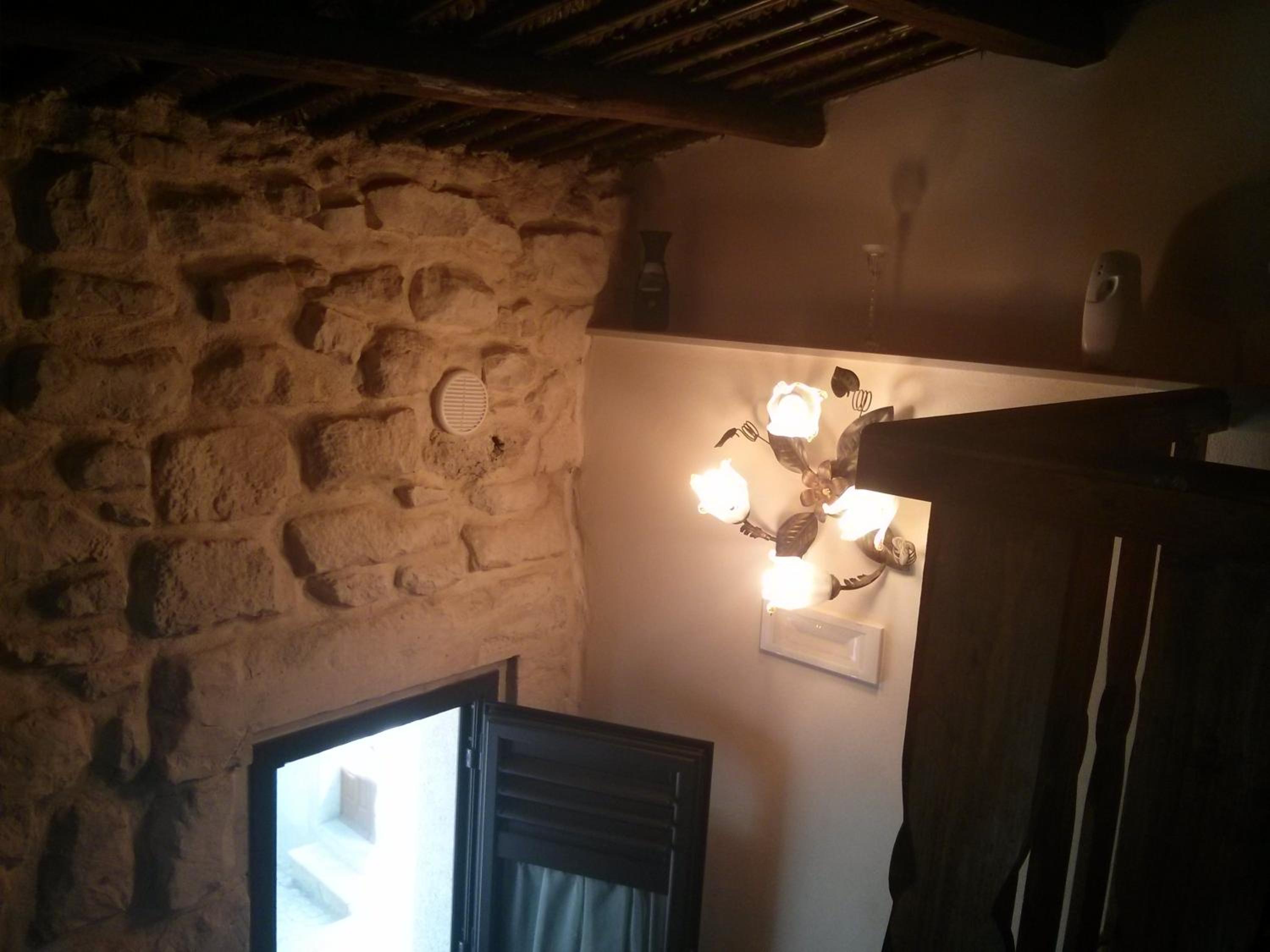 One-Bedroom House - Photo 12
