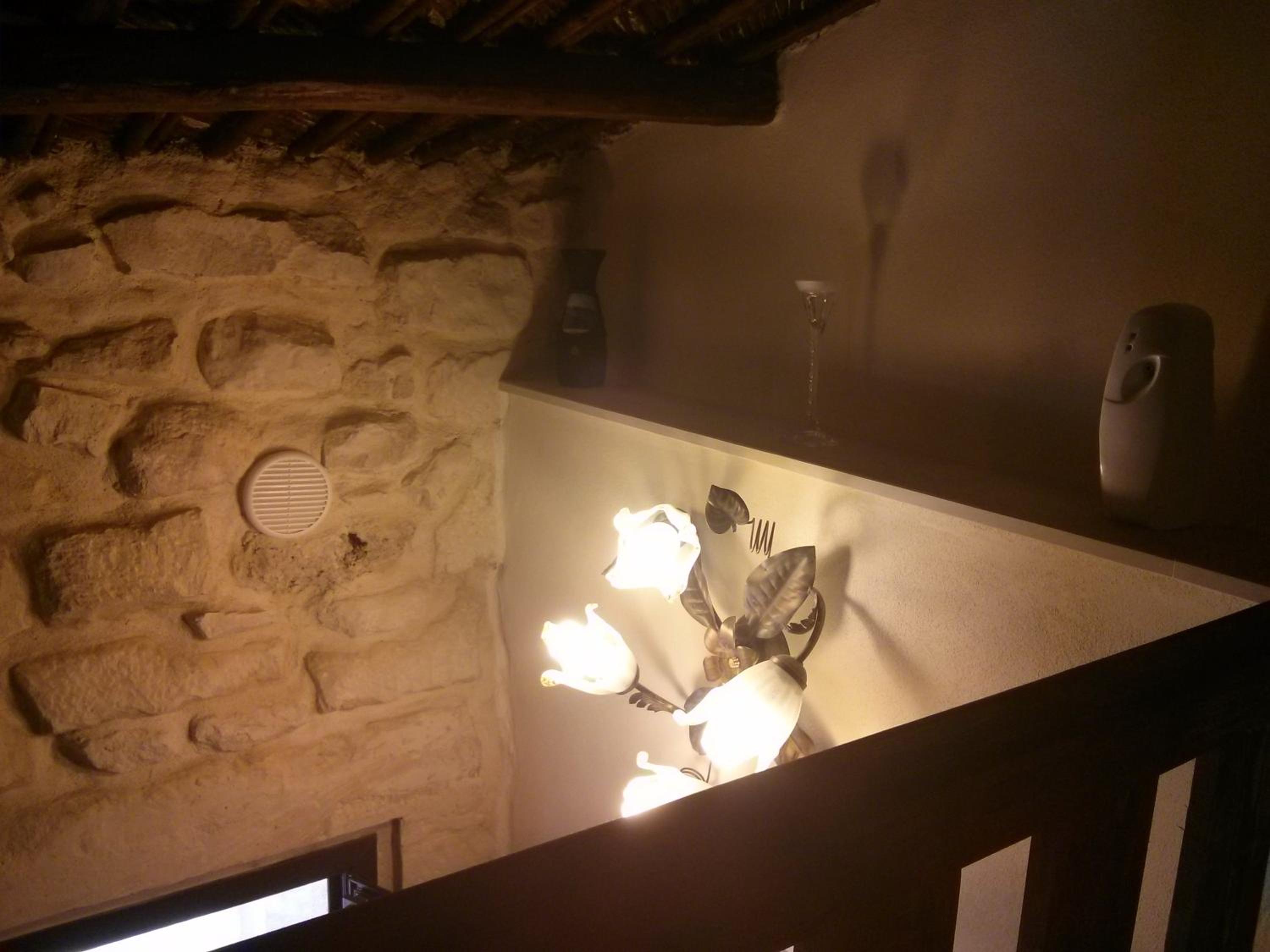 One-Bedroom House - Photo 8