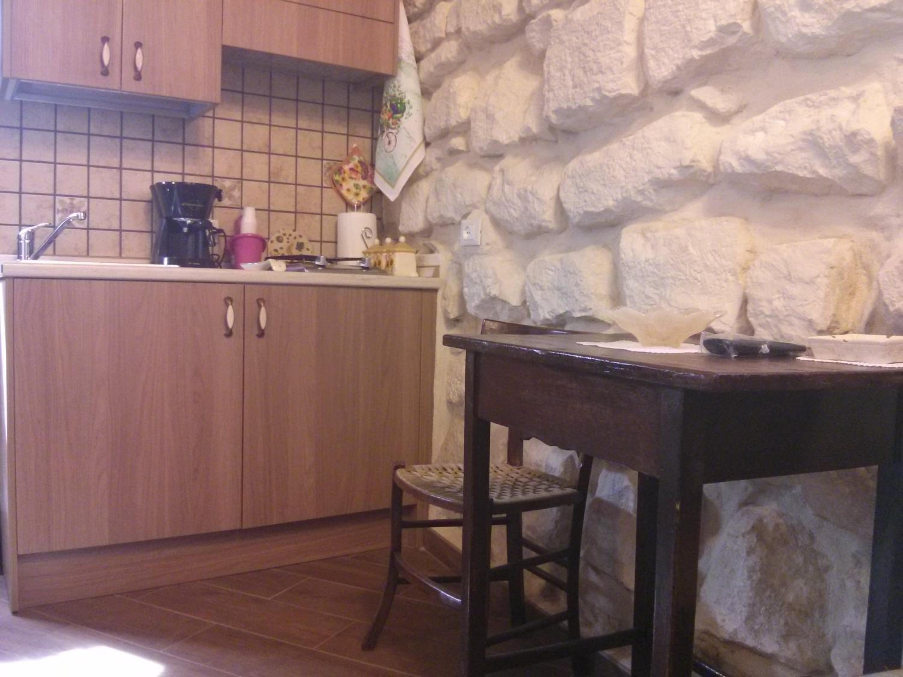 One-Bedroom House - Photo 3