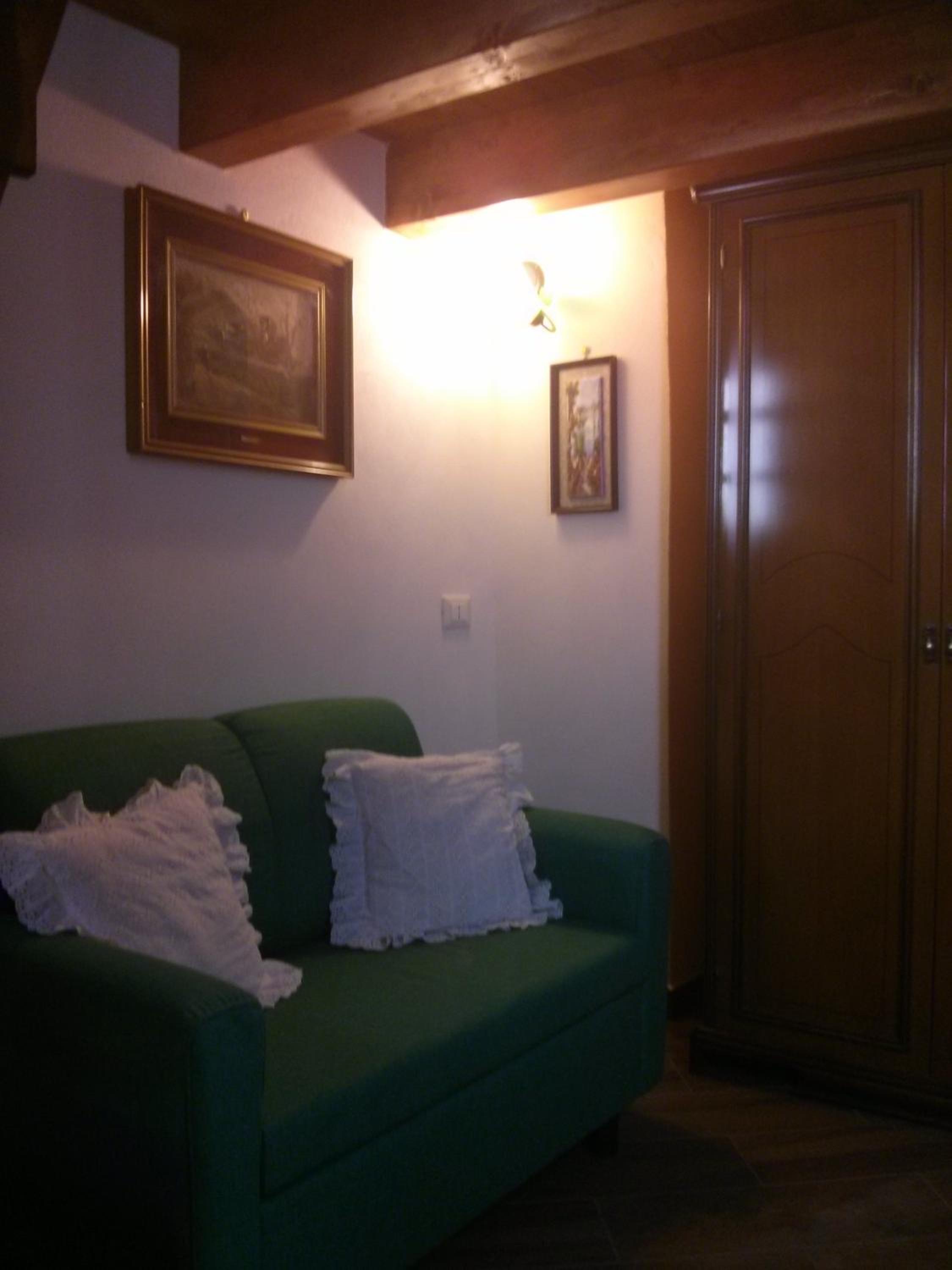 One-Bedroom House - Photo 30