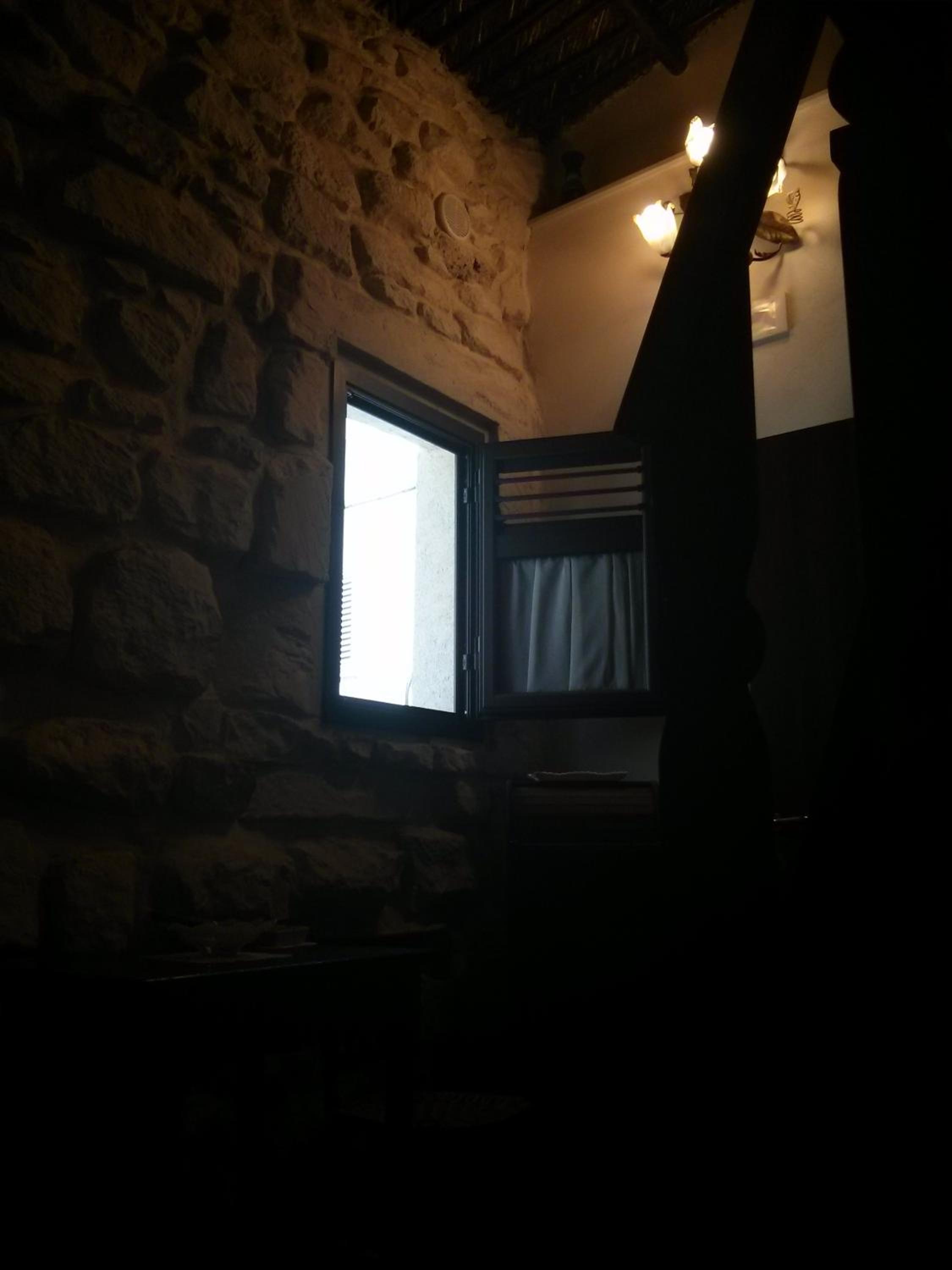 One-Bedroom House - Photo 6