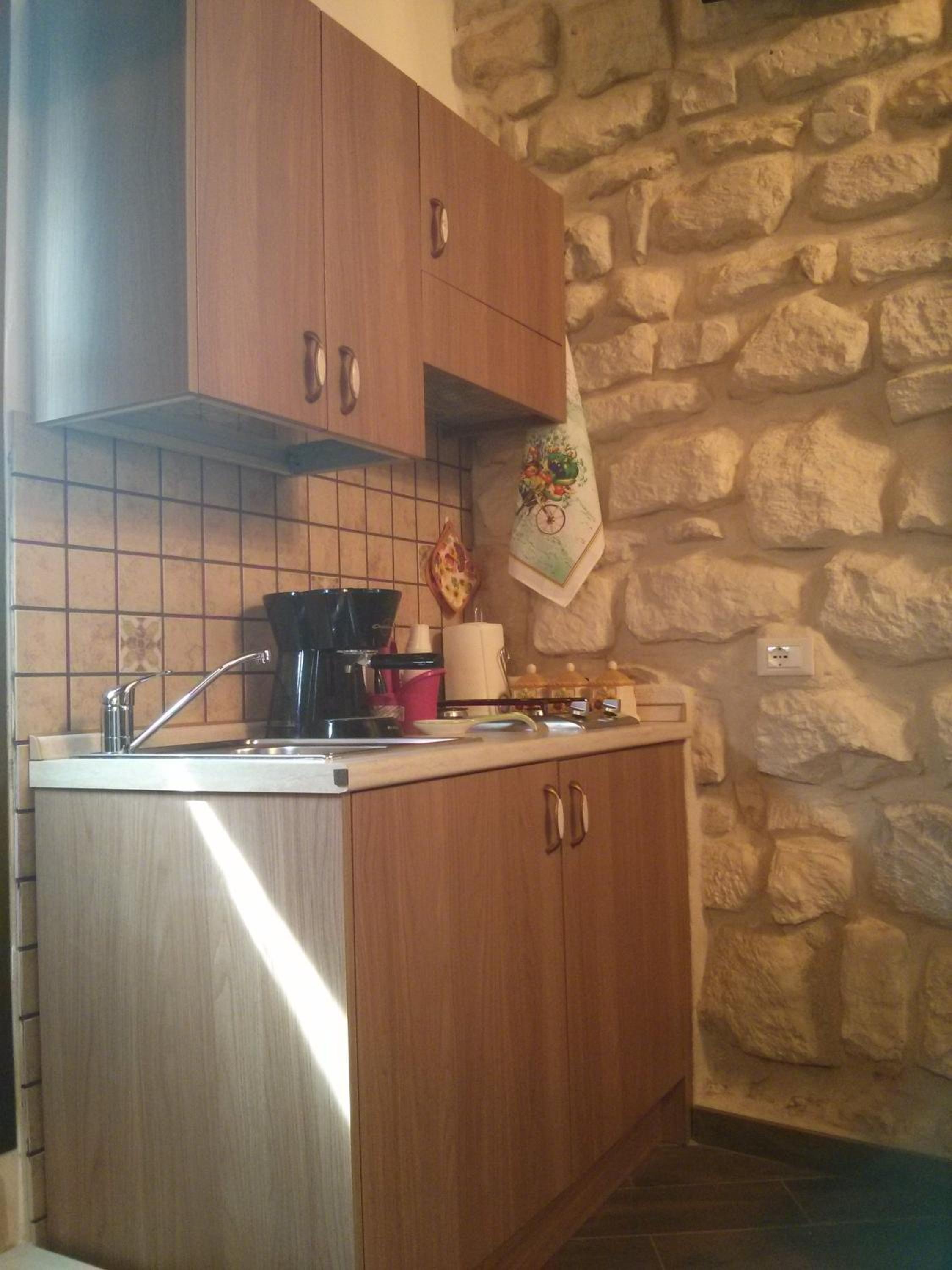 One-Bedroom House - Photo 10