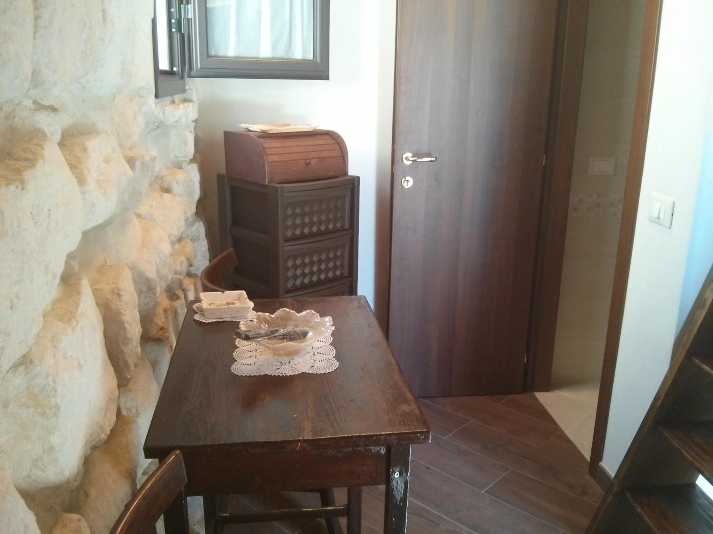 One-Bedroom House - Photo 35