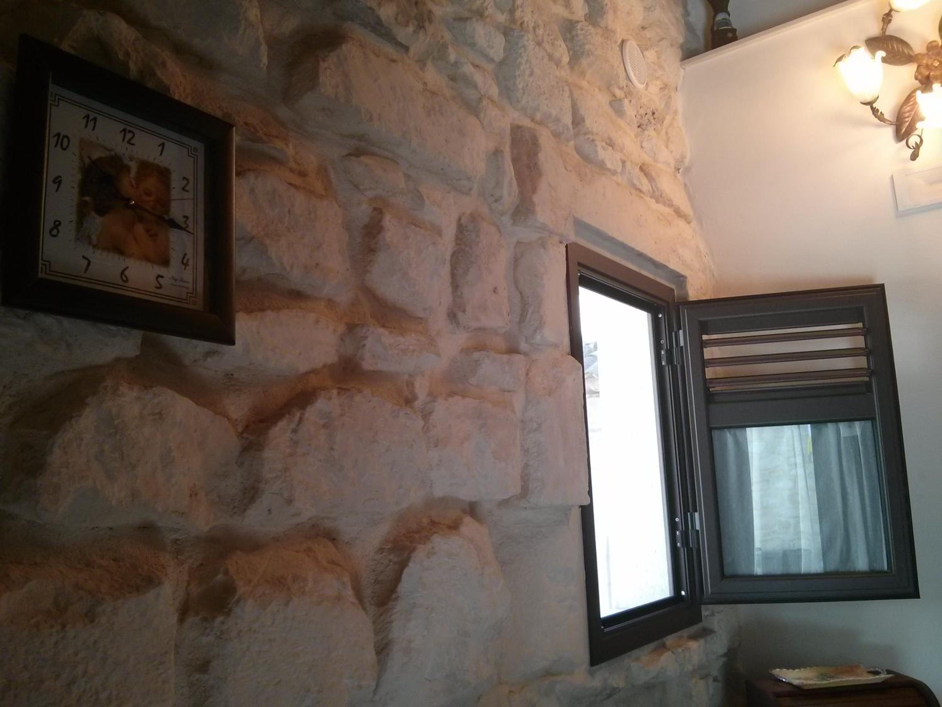 One-Bedroom House - Photo 32