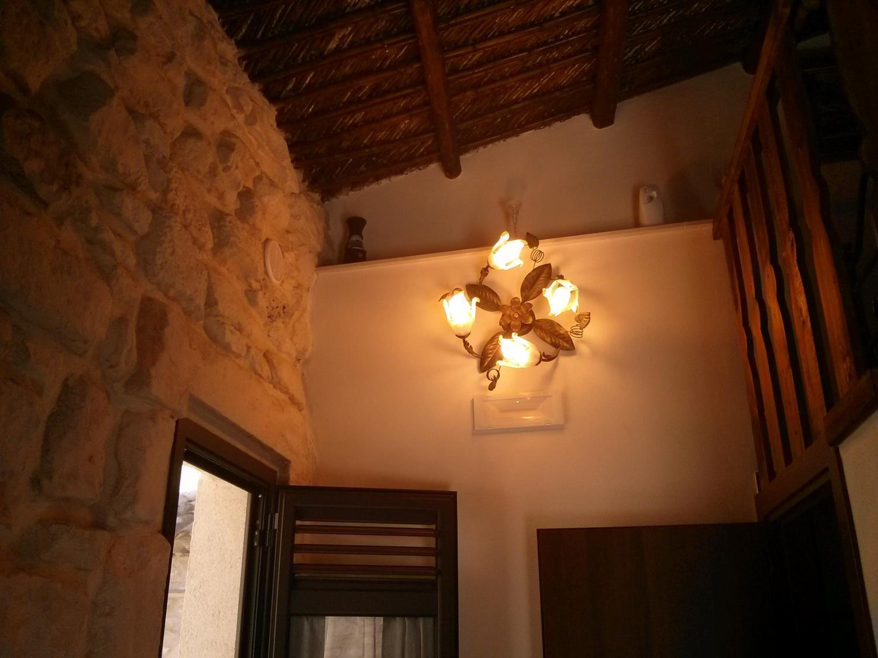 One-Bedroom House - Photo 33