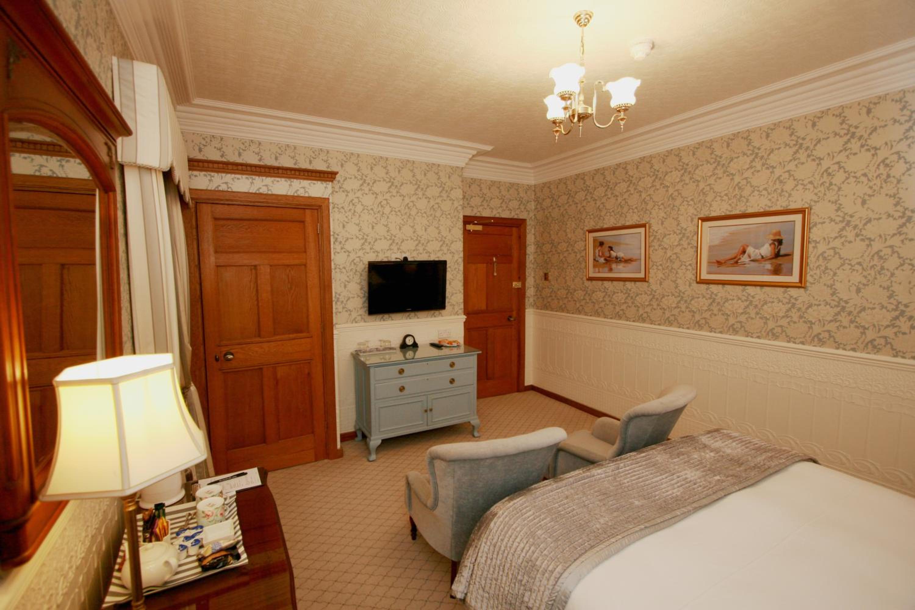 Deluxe King Room photo 1