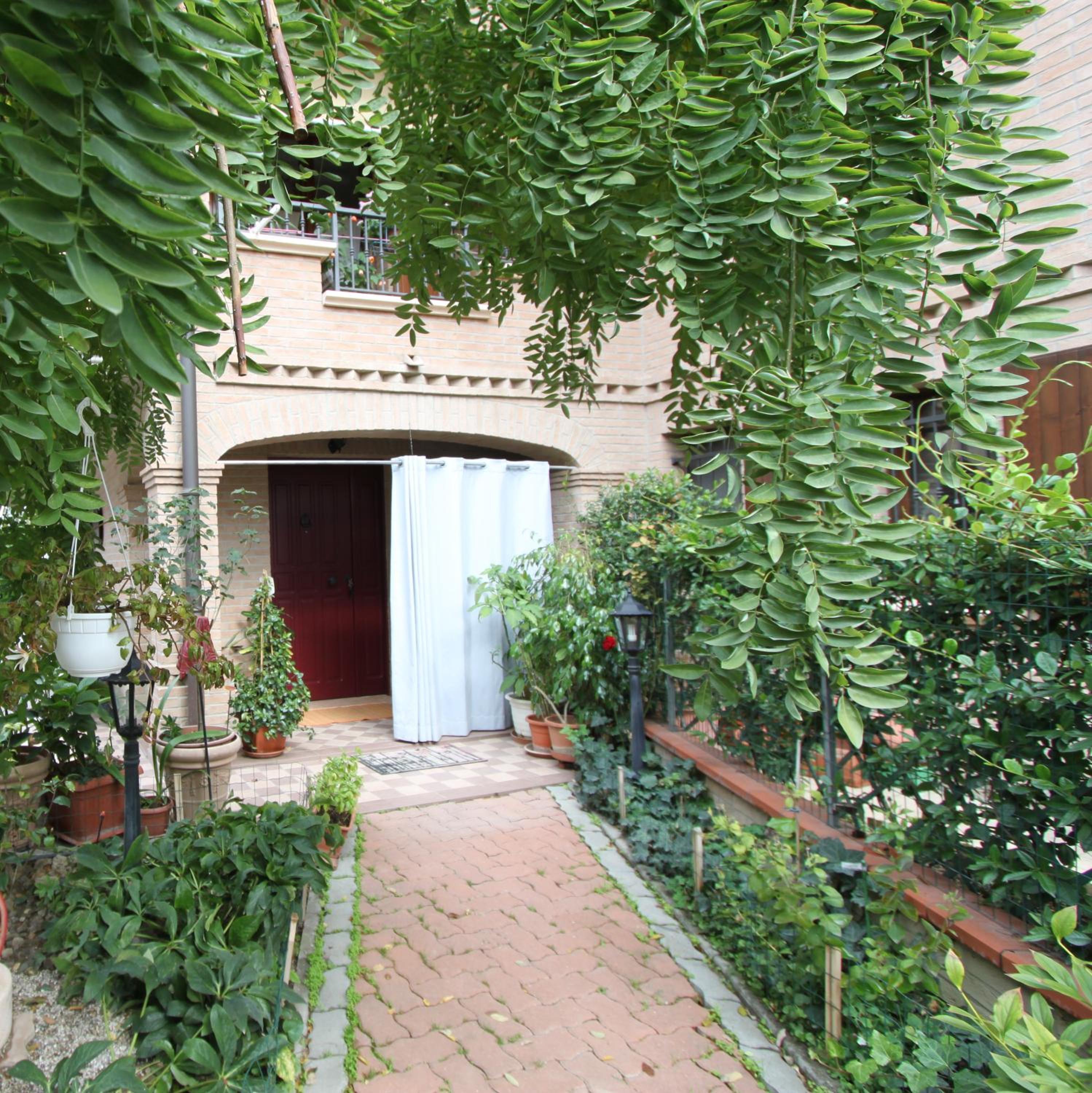 Double Room - Photo 9