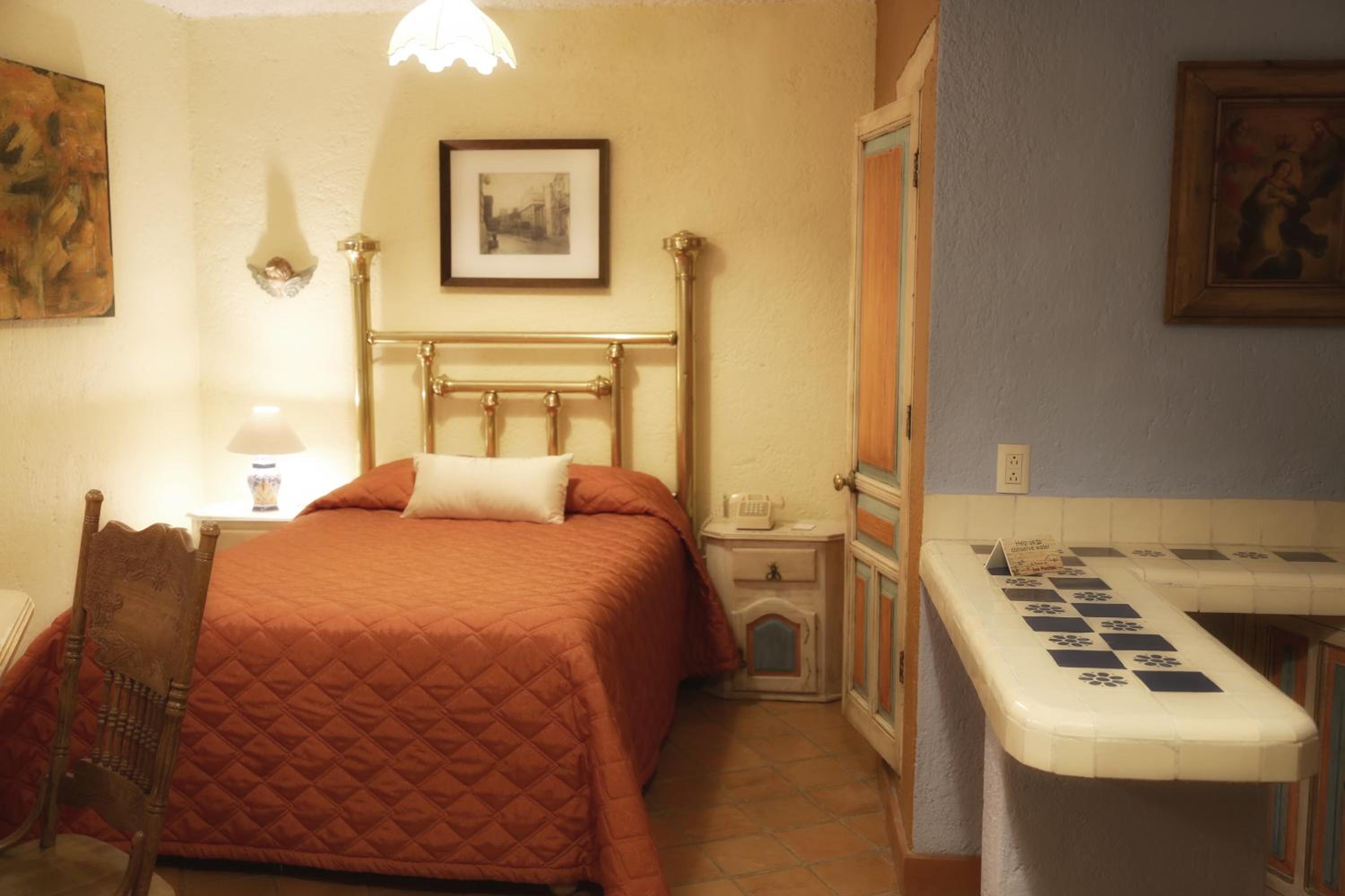 Standard Room - Photo 9