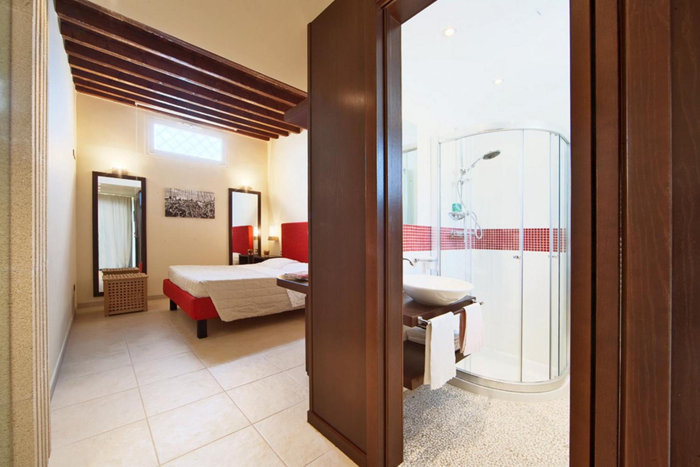 Deluxe Double Room photo 3
