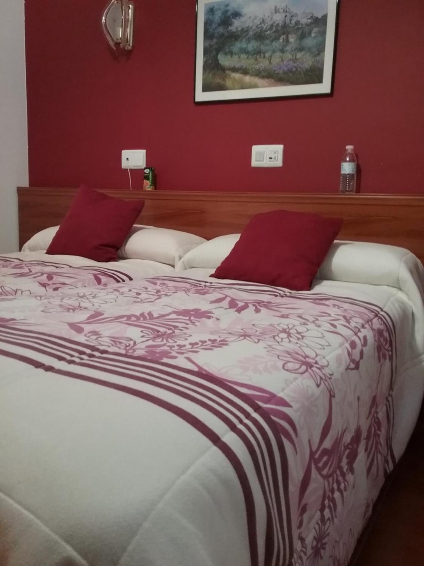 Double Room - Photo 18